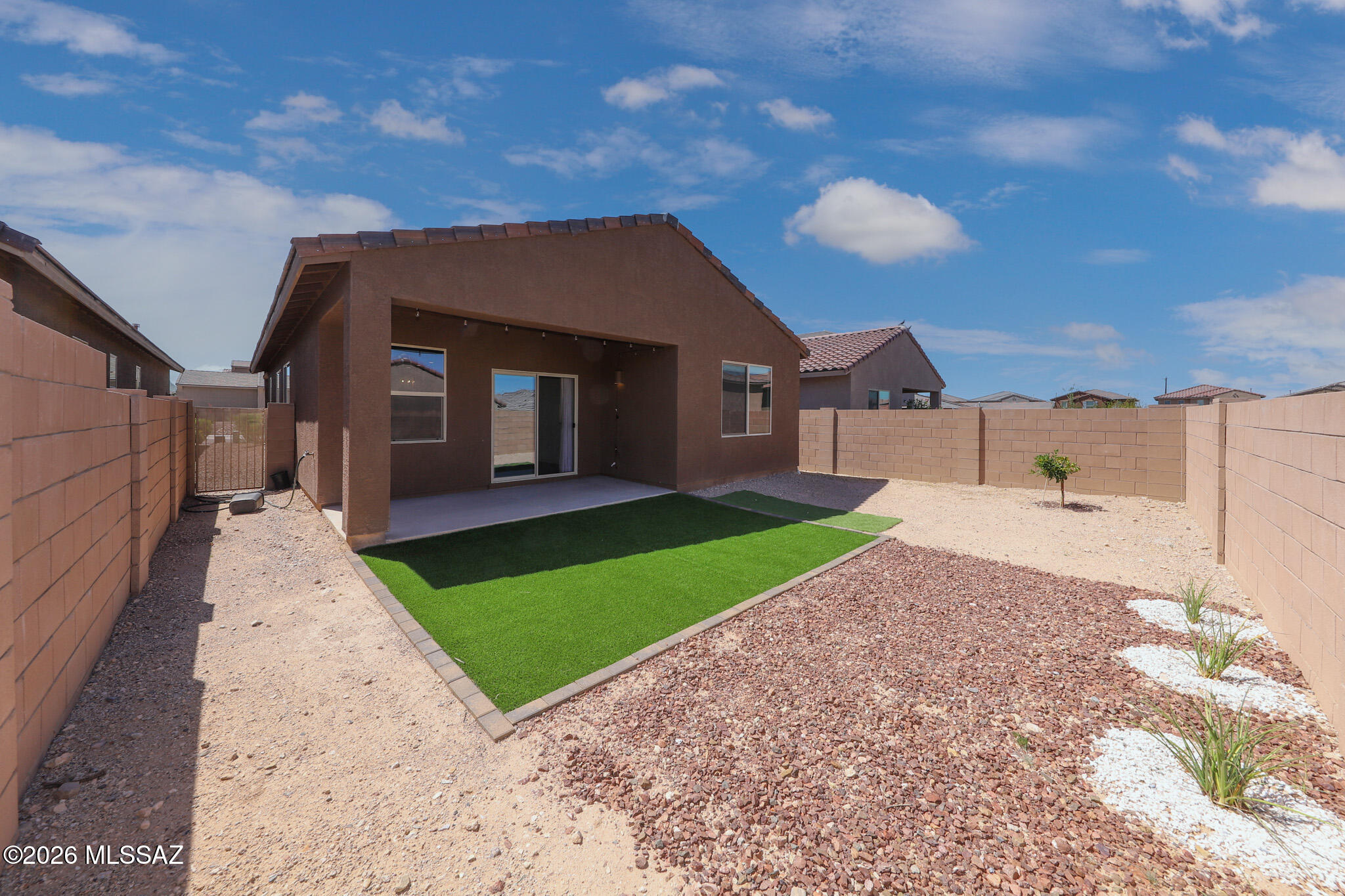 La Estancia De Tucson (1-330) - Residential Lease