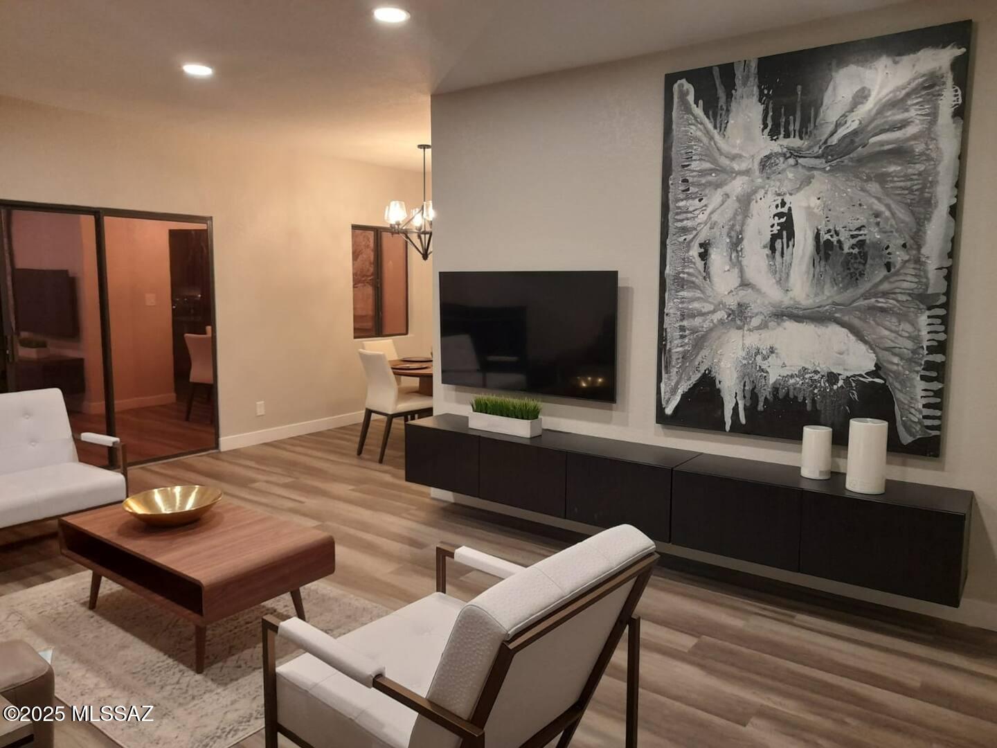 Welcome to this beautiful, maintained, and fully furnished 2-bedroom and 2-bathroom condo, located in the highly desirable Foothills area. This condo offers convenience and great amenities. Furnished - ask me for a different length of time.