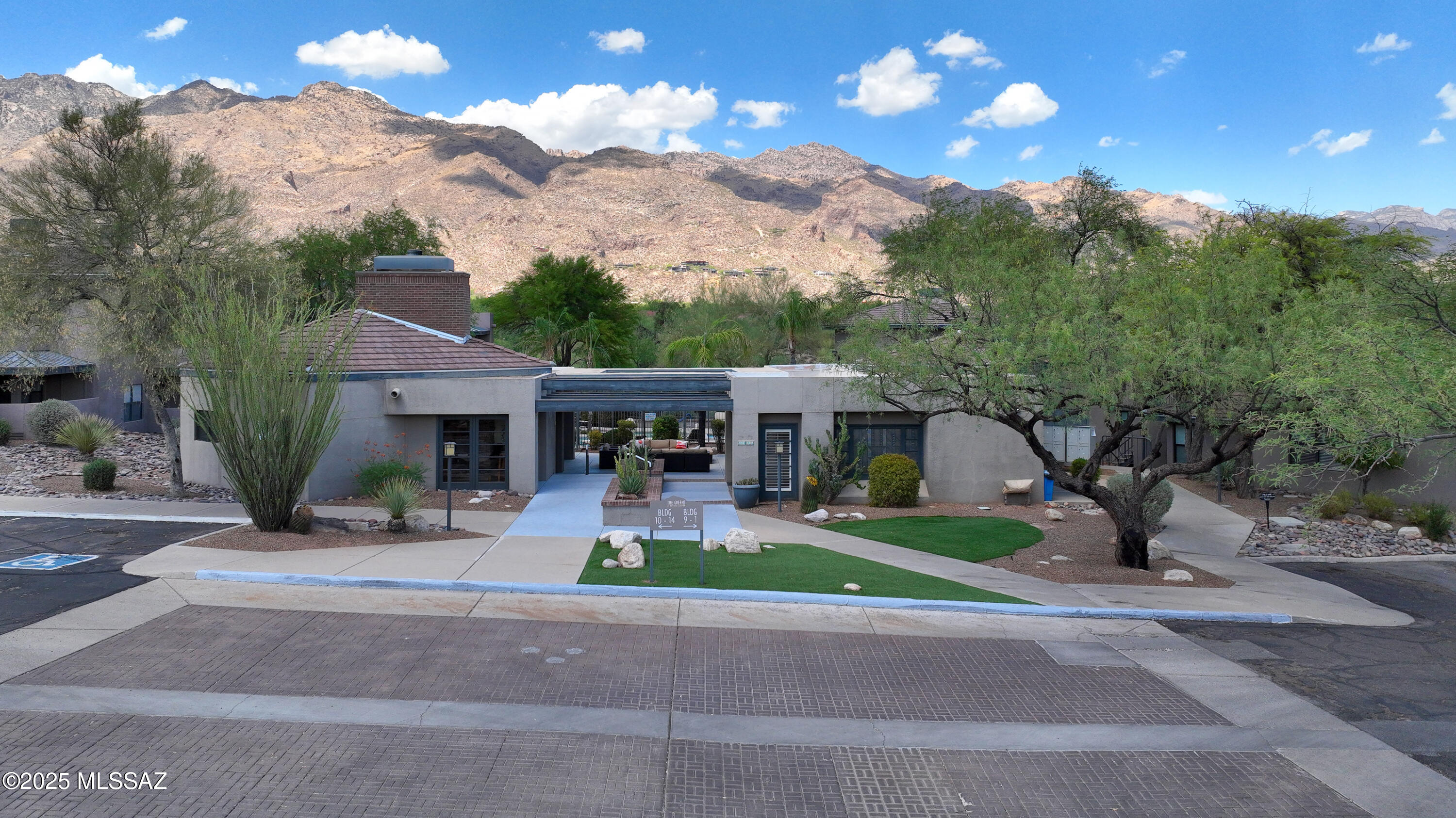 Greens at Ventana Canyon - Residential