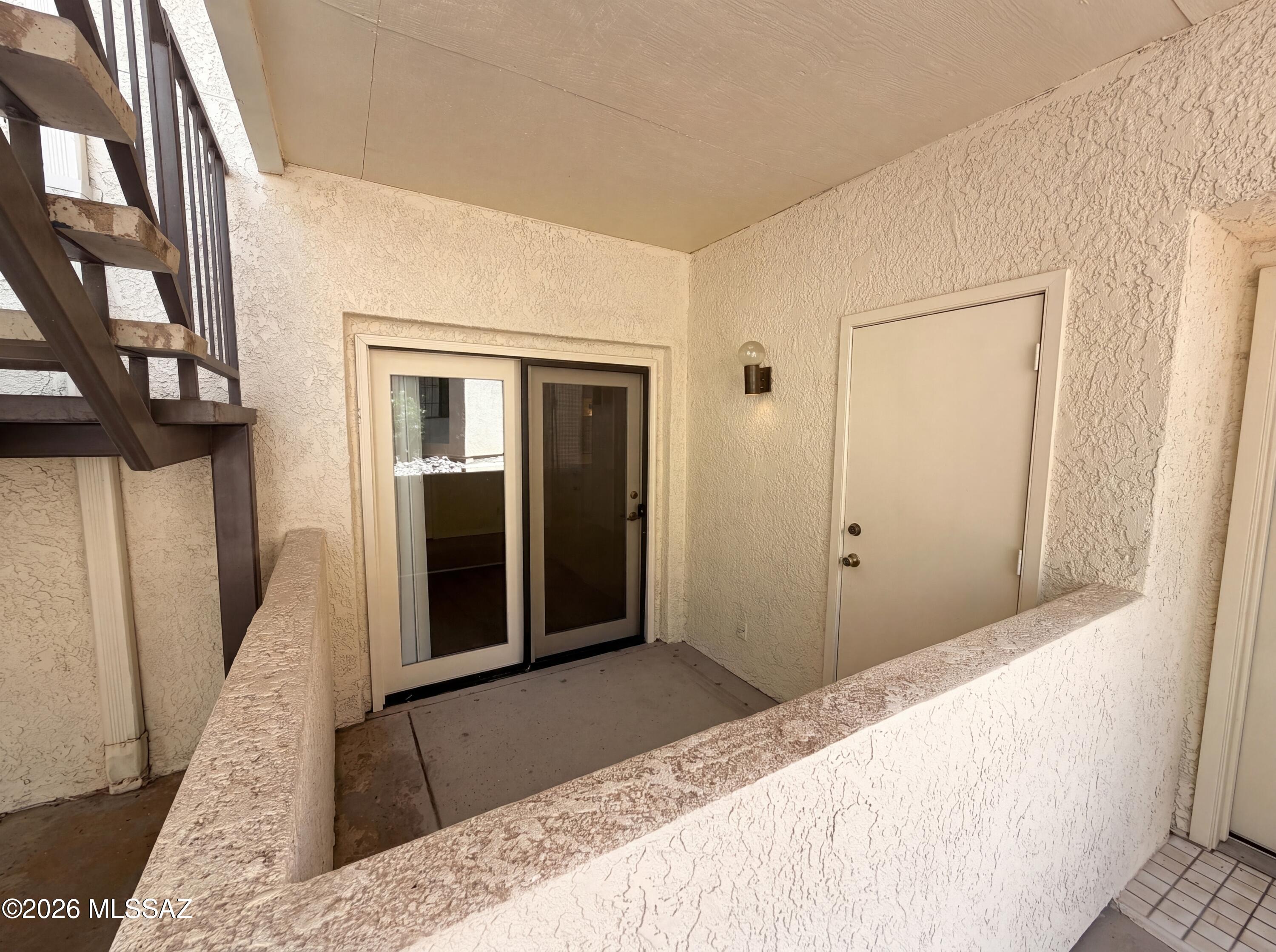 Casitas Real Condos. - Residential