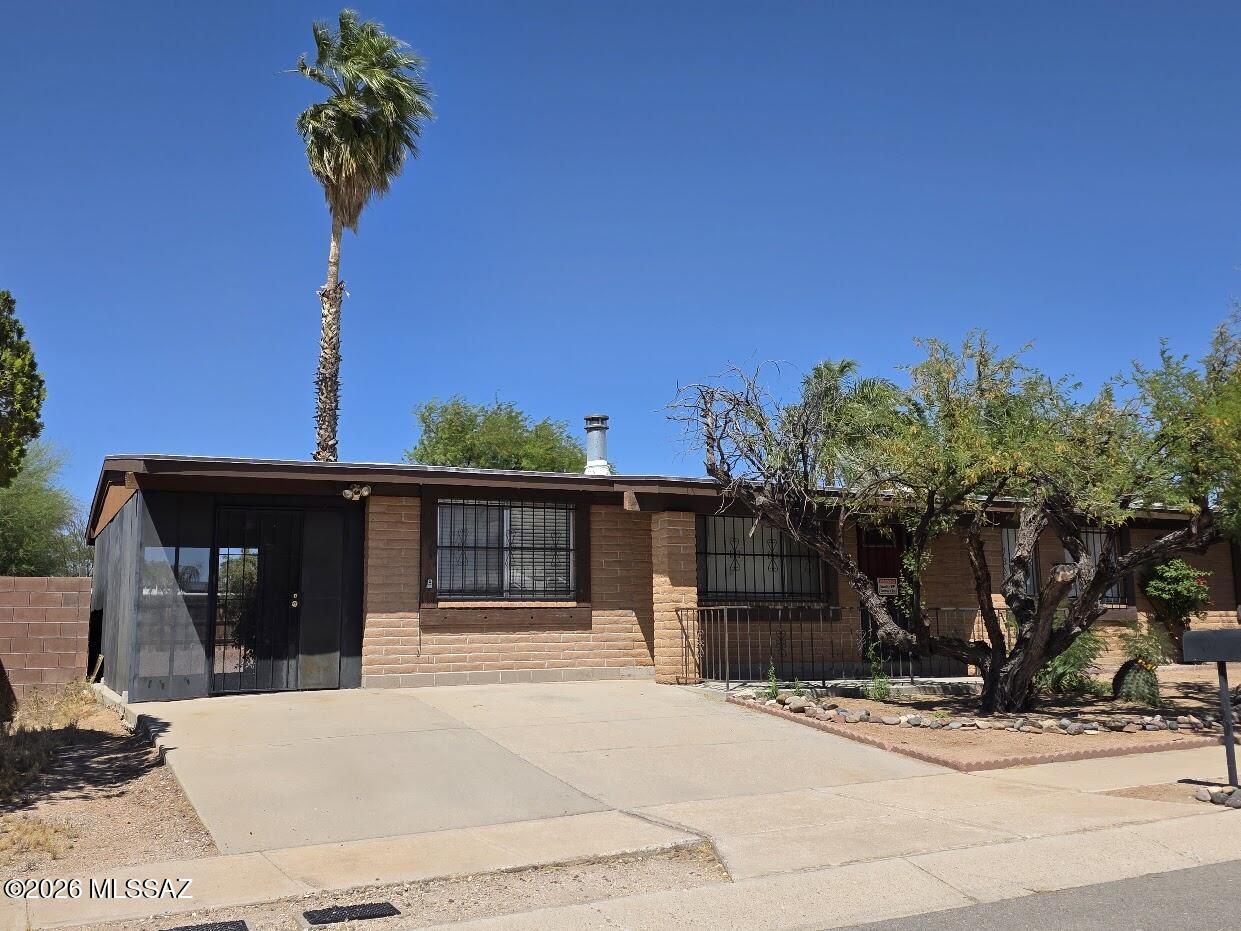 Casas Adobes Park (416-540) - Residential Lease