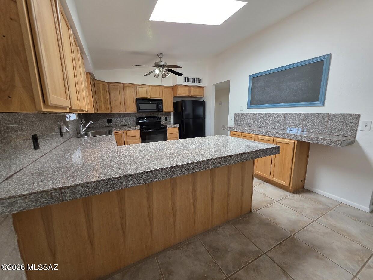 Casas Adobes Park (416-540) - Residential Lease