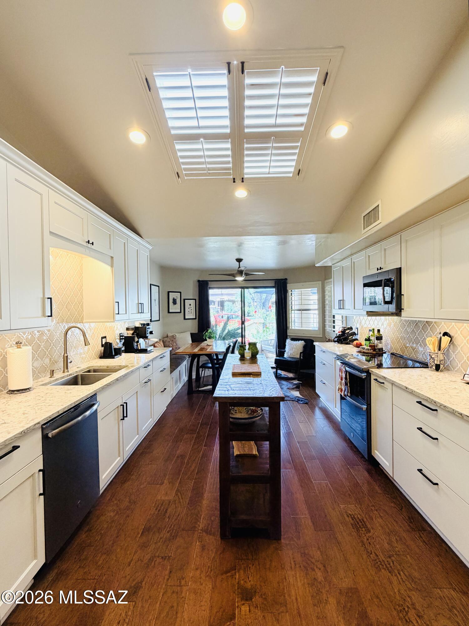 Riverbend - Sabino Canyon Road  (1-97) - Residential Lease