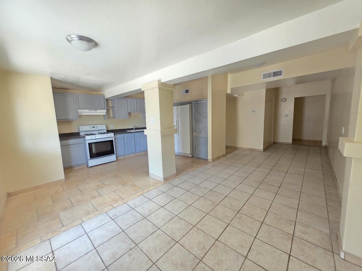 Pueblo Gardens - Residential Lease