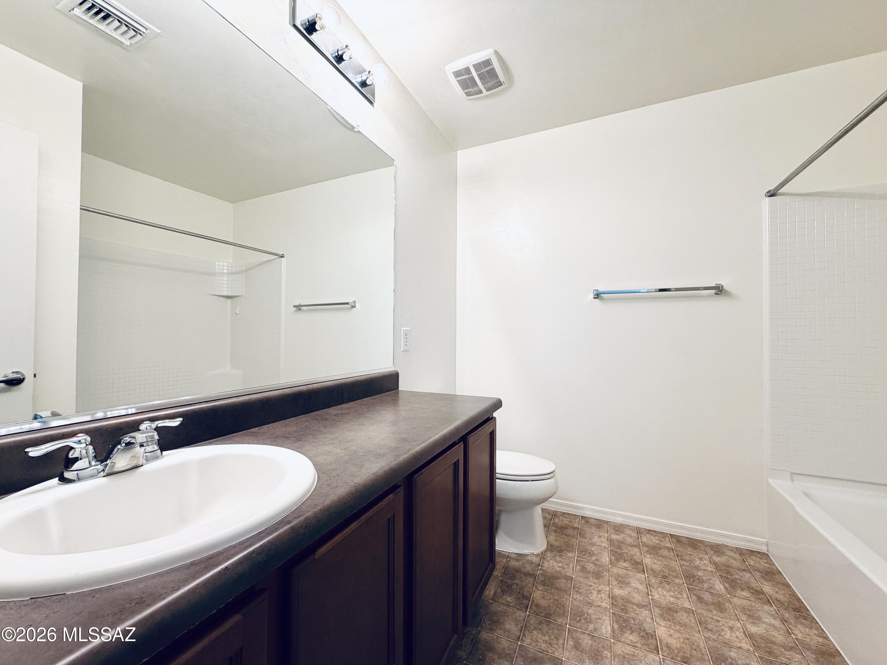 Countryside Manor (1-52) - Residential Lease
