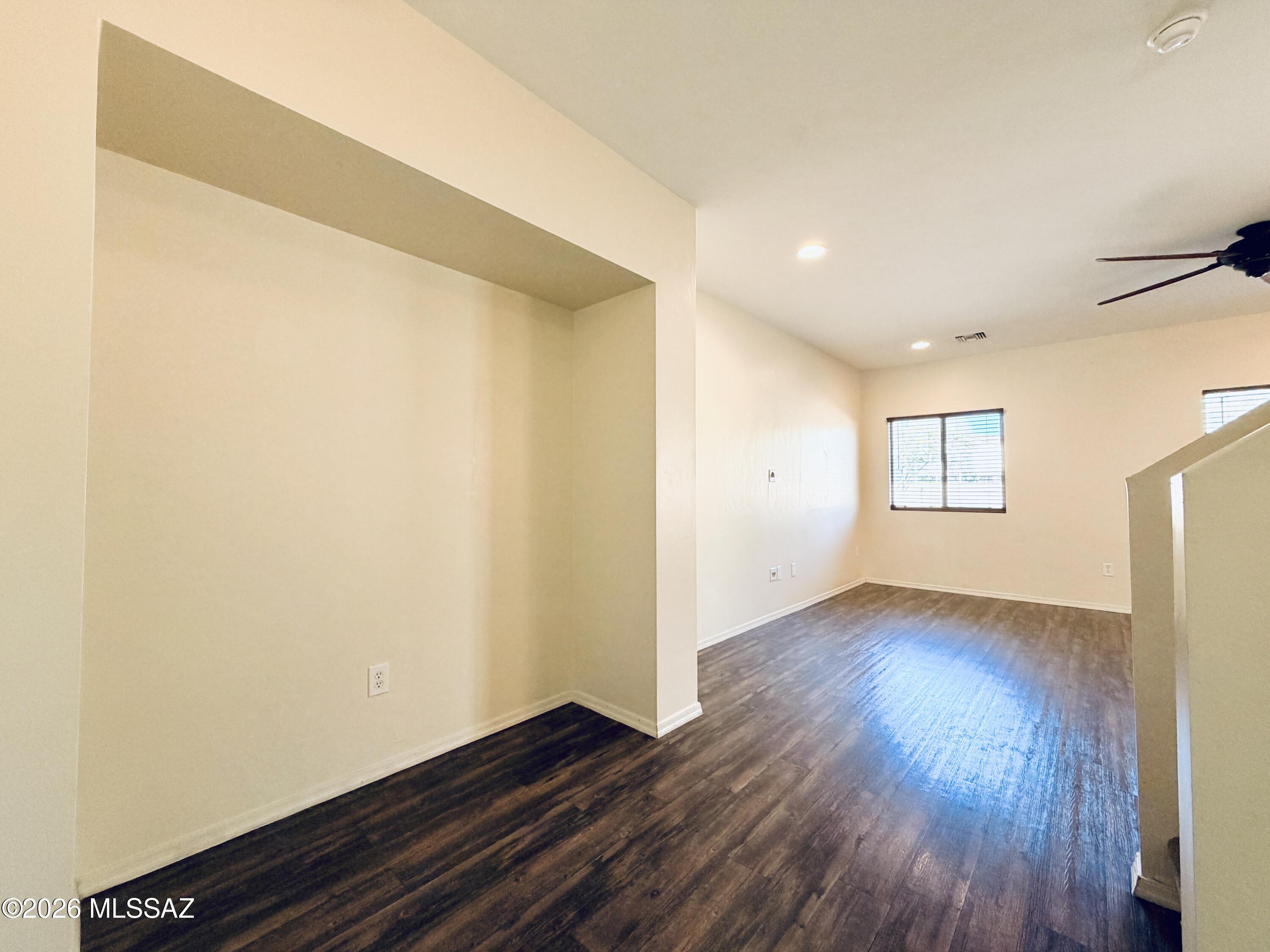 Countryside Manor (1-52) - Residential Lease