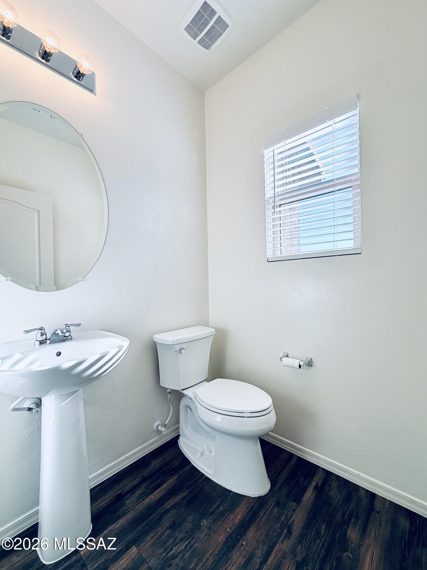 Countryside Manor (1-52) - Residential Lease