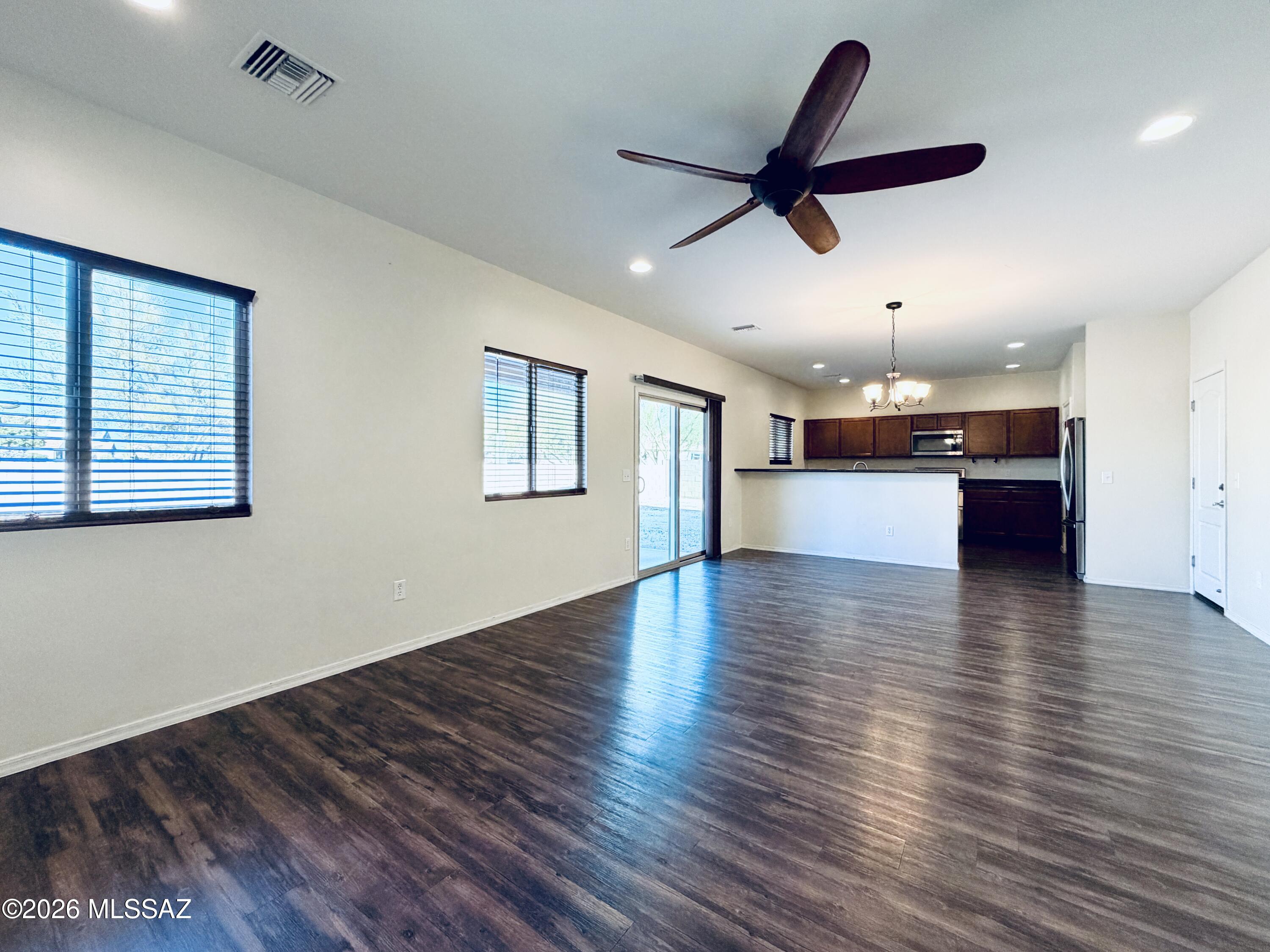 Countryside Manor (1-52) - Residential Lease