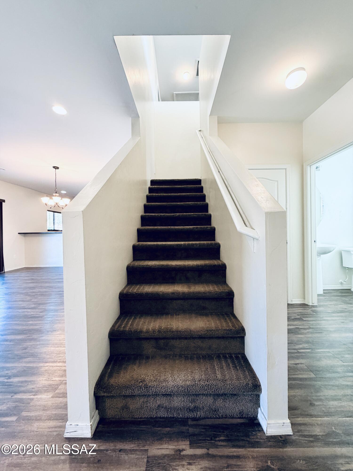 Countryside Manor (1-52) - Residential Lease