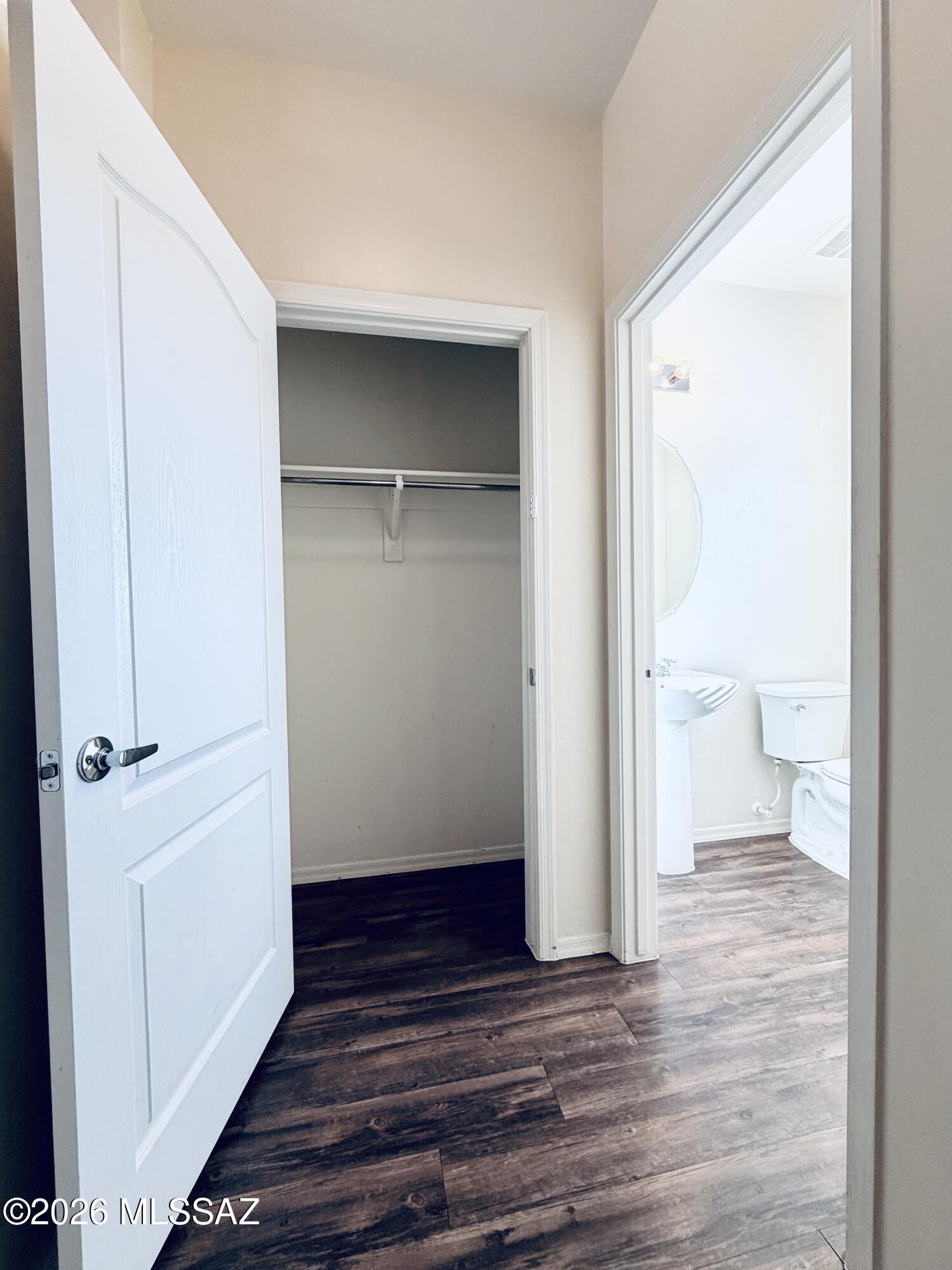 Countryside Manor (1-52) - Residential Lease