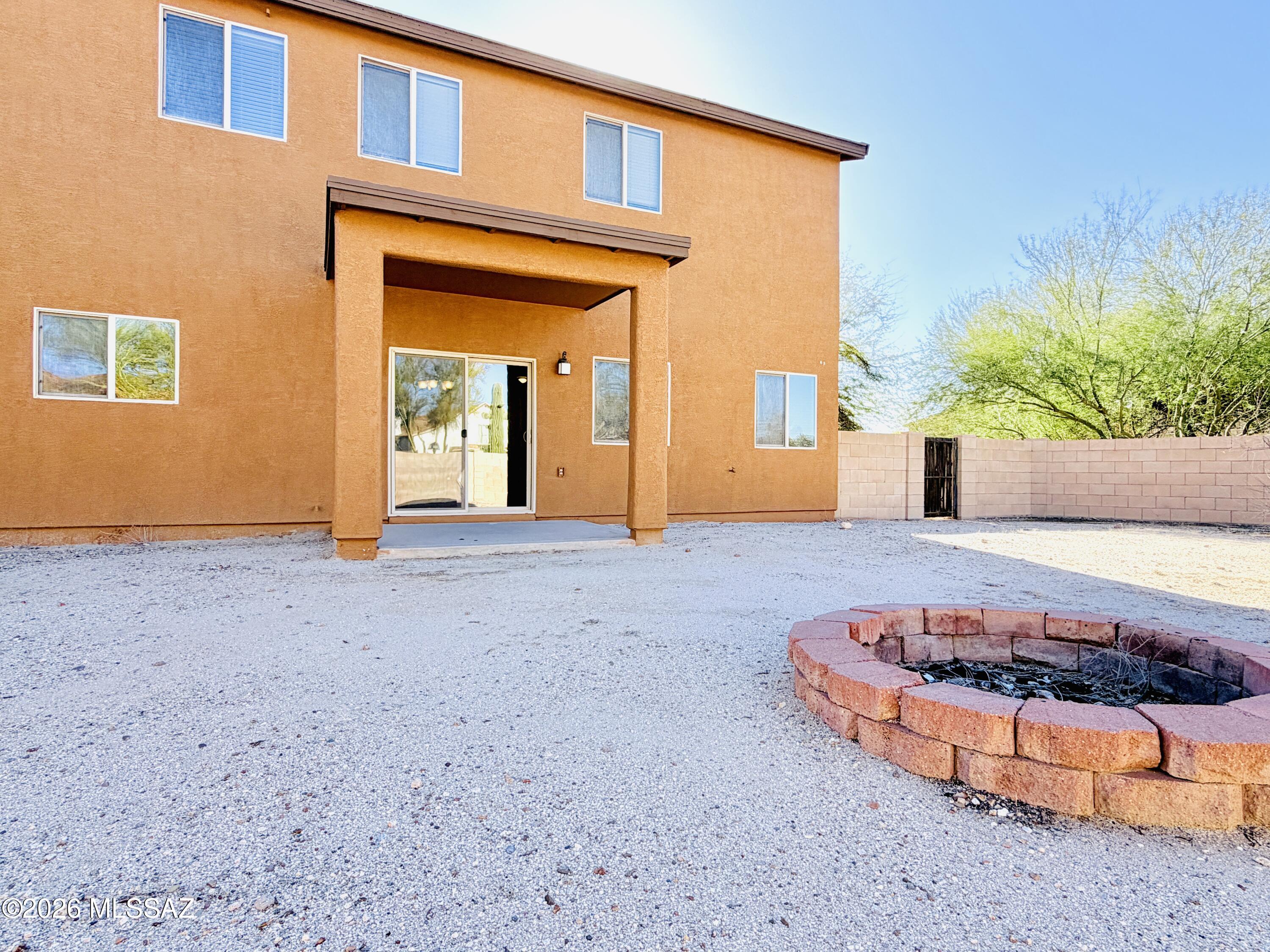 Countryside Manor (1-52) - Residential Lease