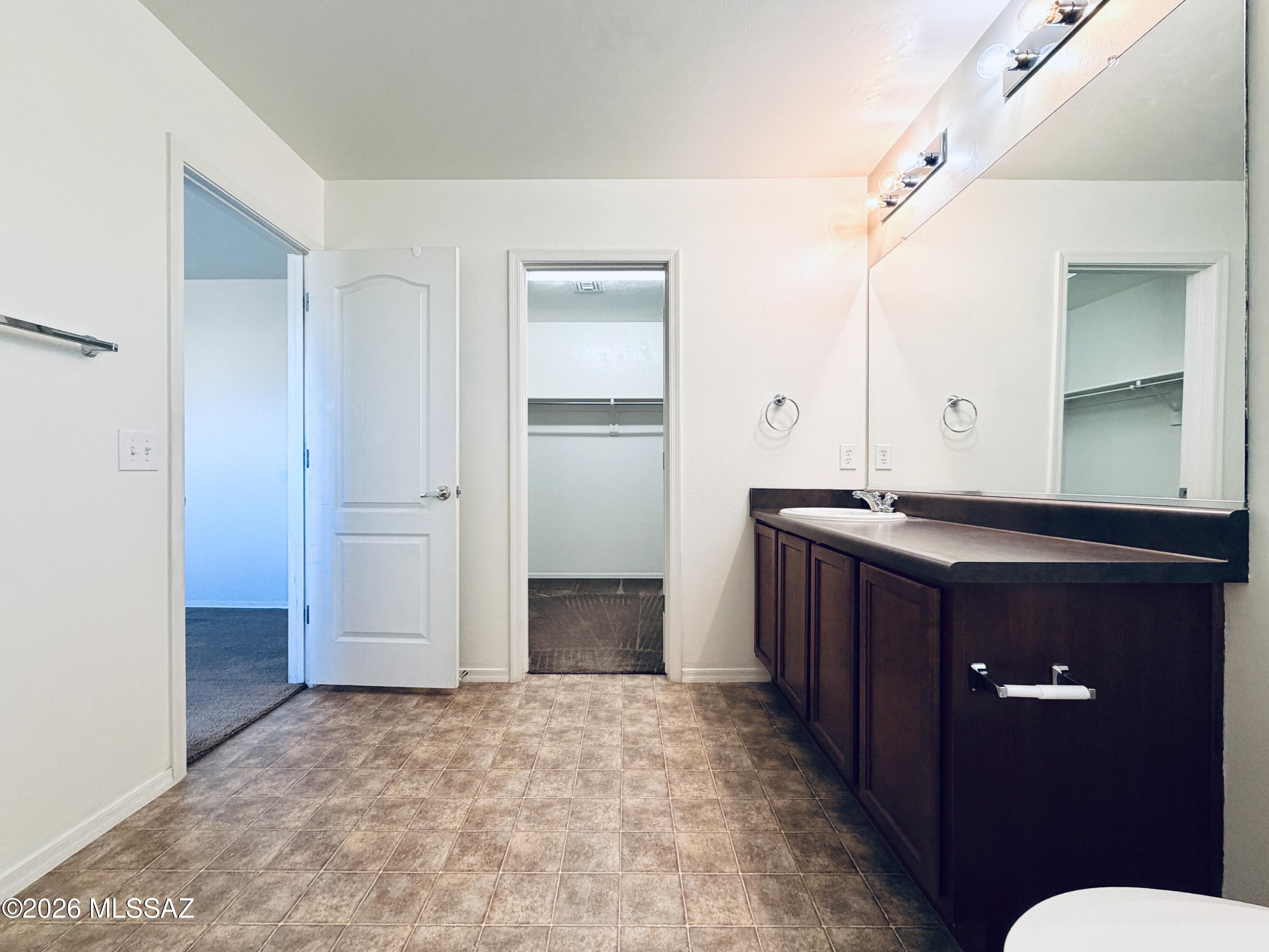Countryside Manor (1-52) - Residential Lease