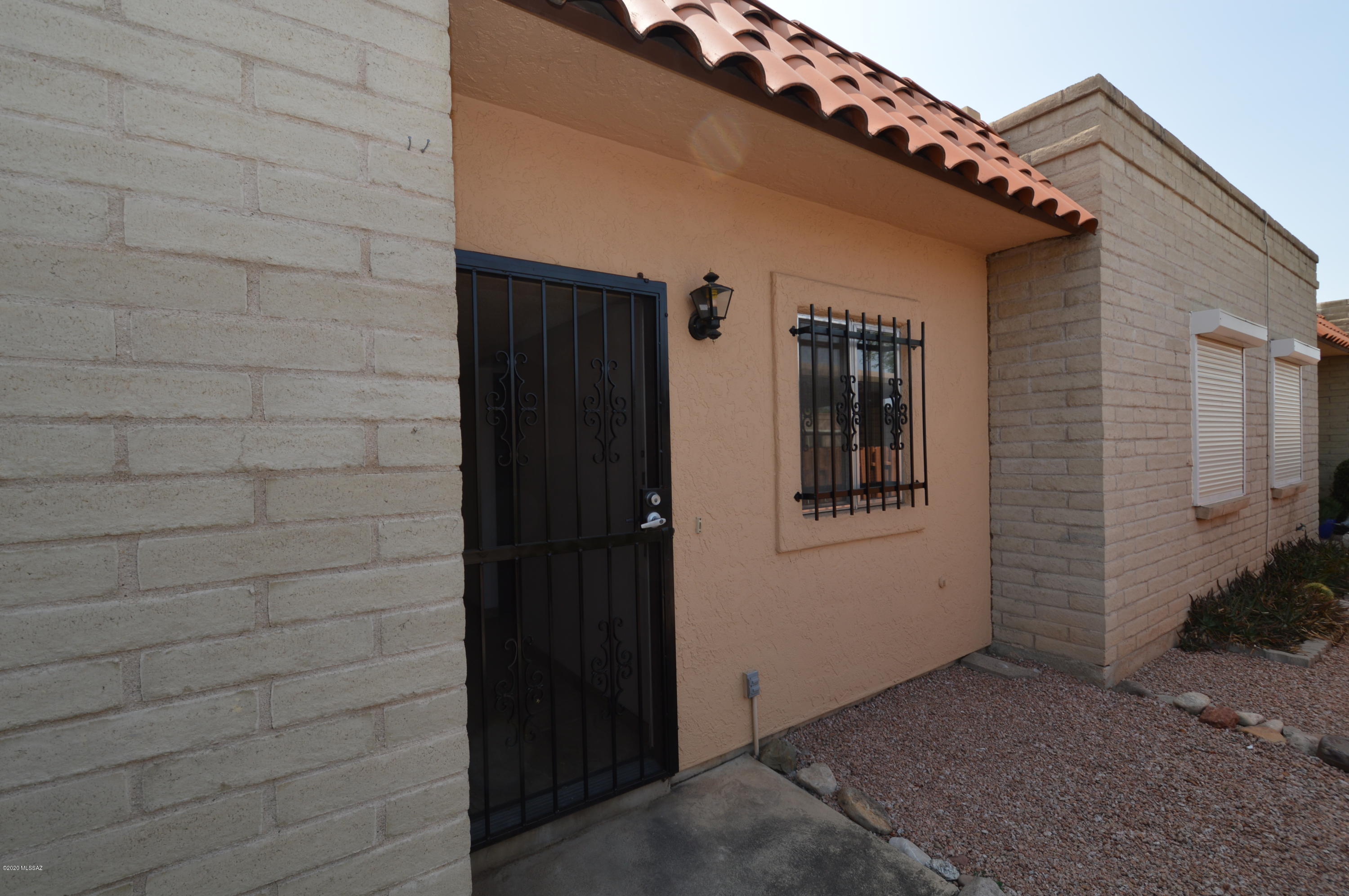 Absolutely gorgeous 3BR home in lovely, quiet neighborhood! ENORMOUS living room providing loads of common space! Large bedrooms for plenty of private space too! Large backyard perfect for entertaining guests! Don't miss out on this wonderful home! CALL TODAY!