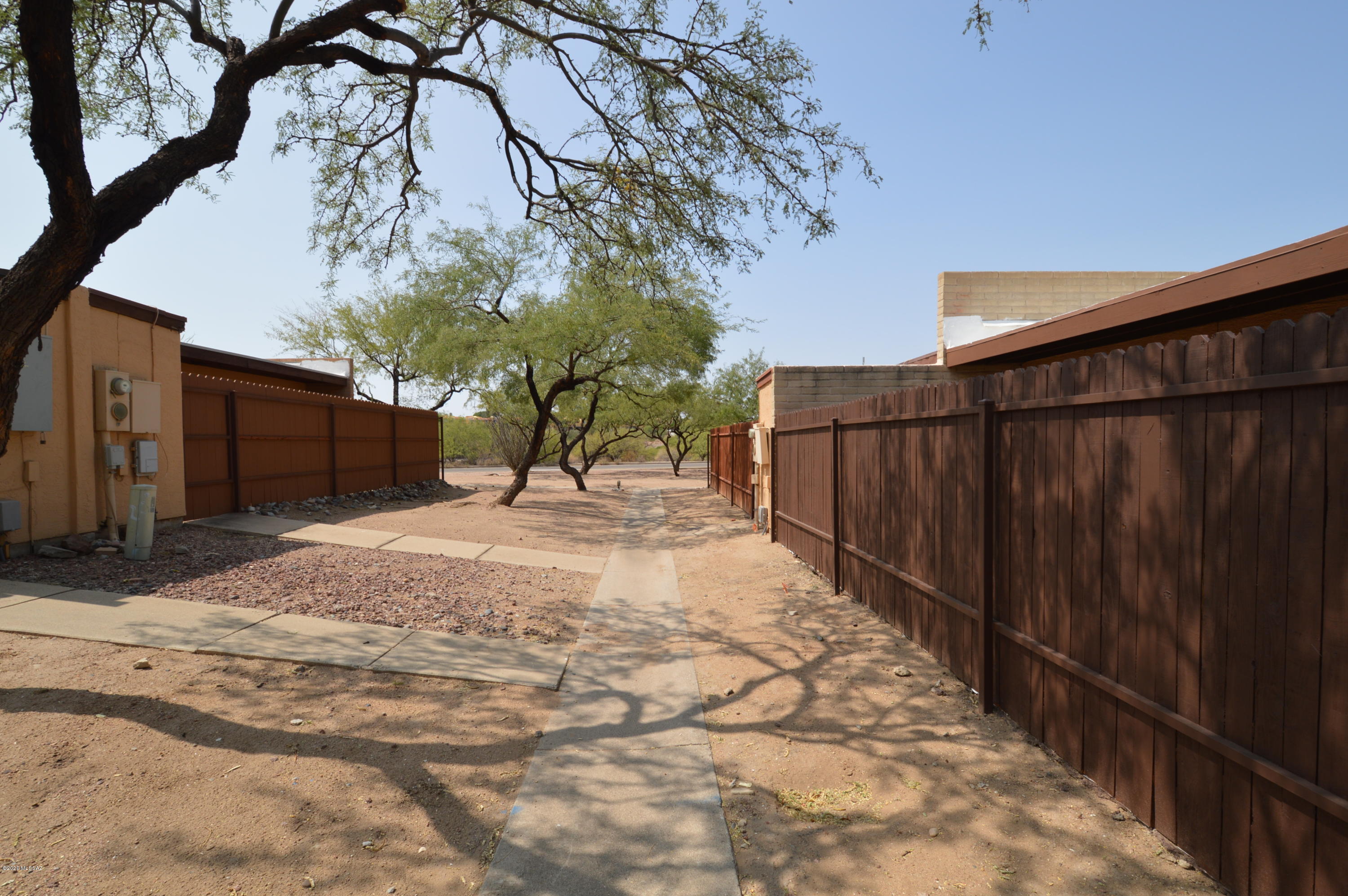 Pantano Park Townhouses - Residential Lease