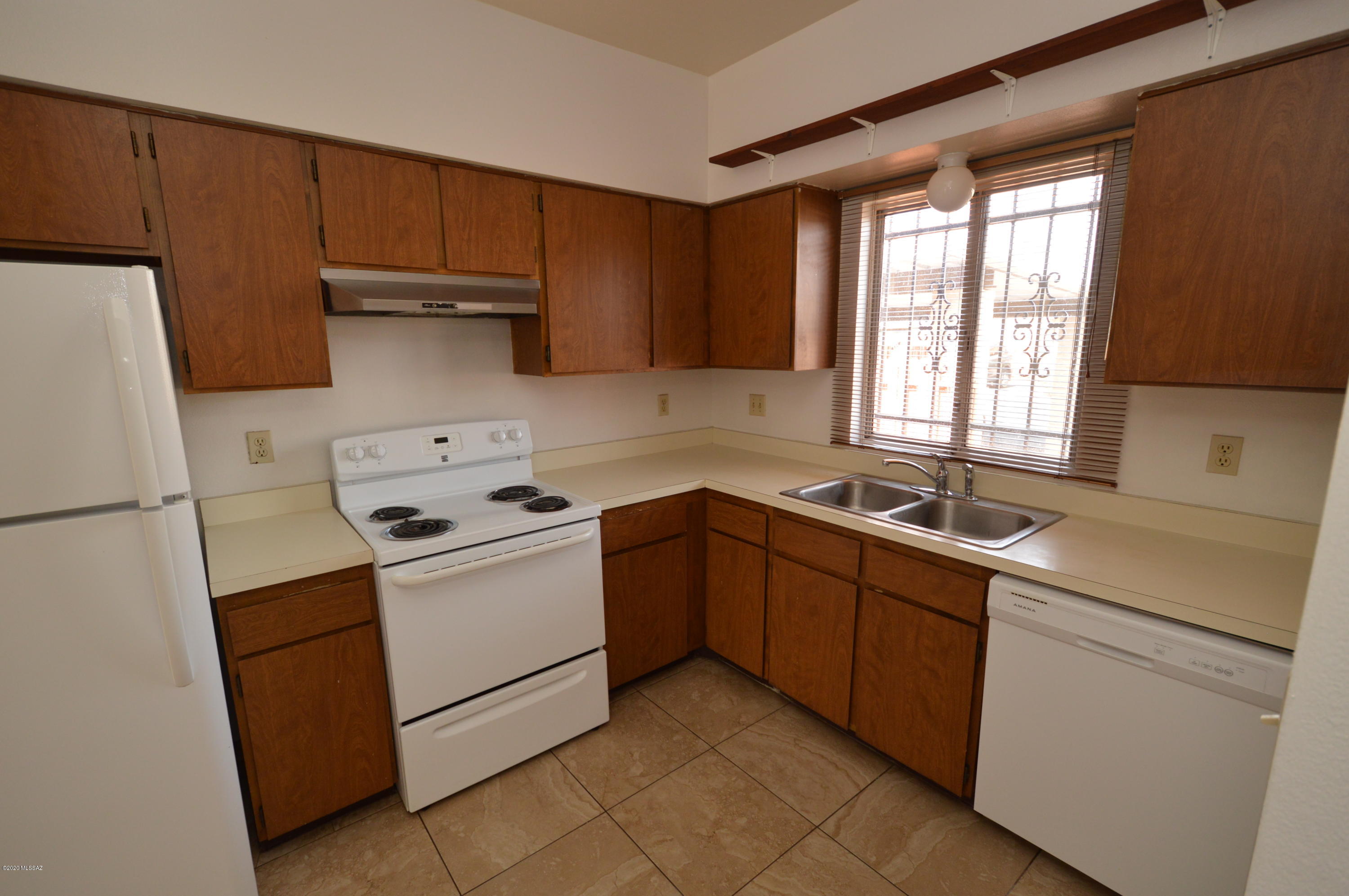 Pantano Park Townhouses - Residential Lease