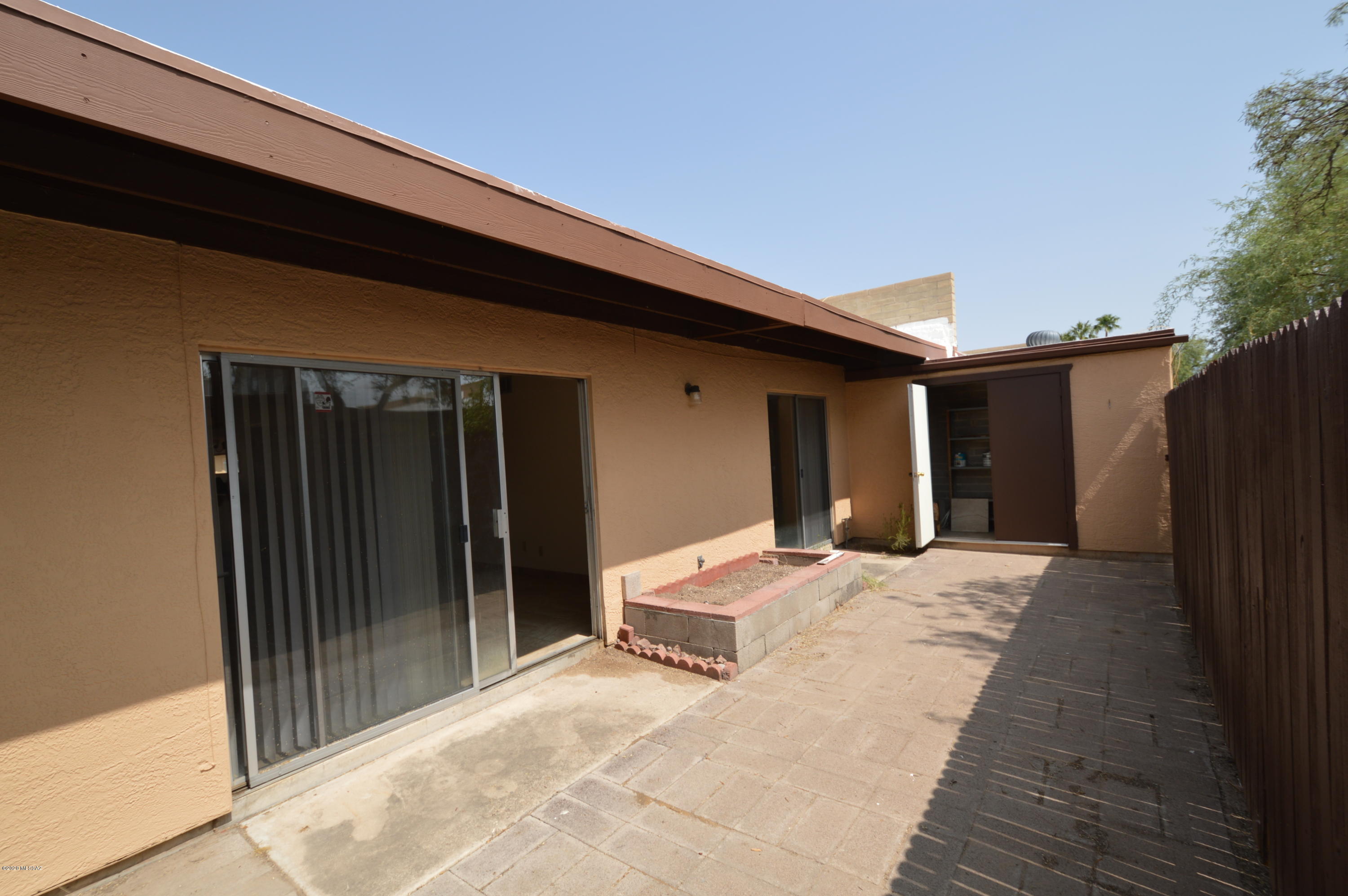 Pantano Park Townhouses - Residential Lease
