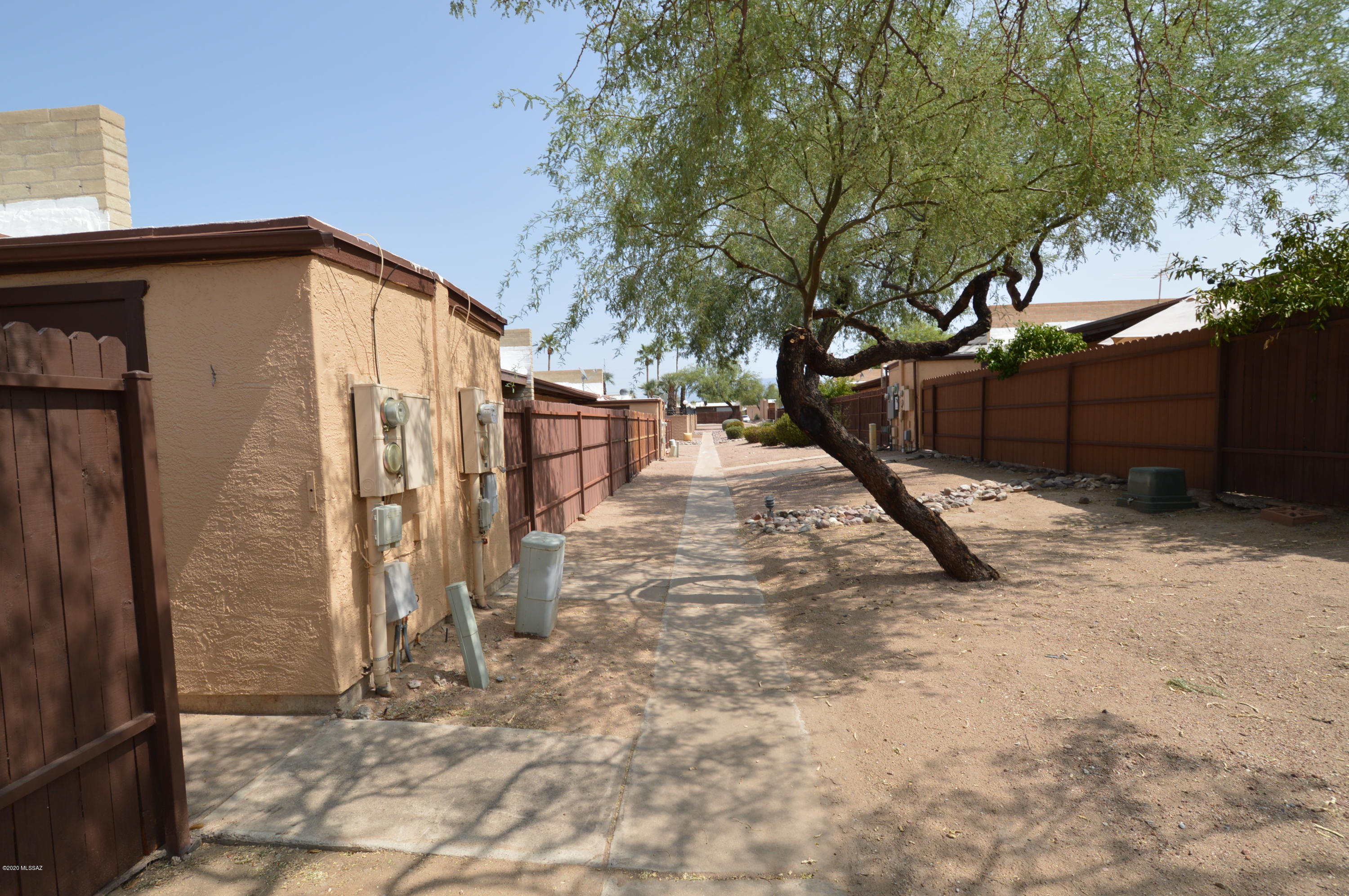 Pantano Park Townhouses - Residential Lease
