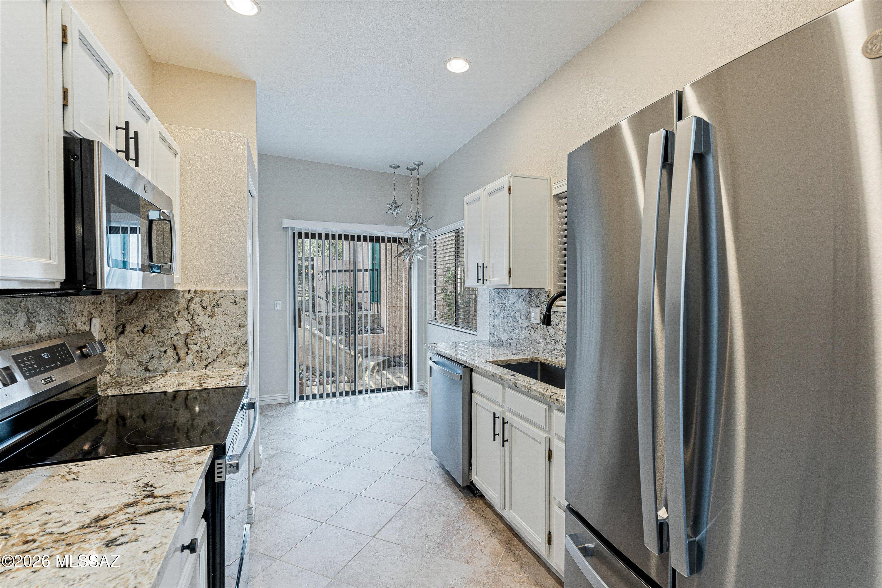 Valle (1-49) - Residential Lease