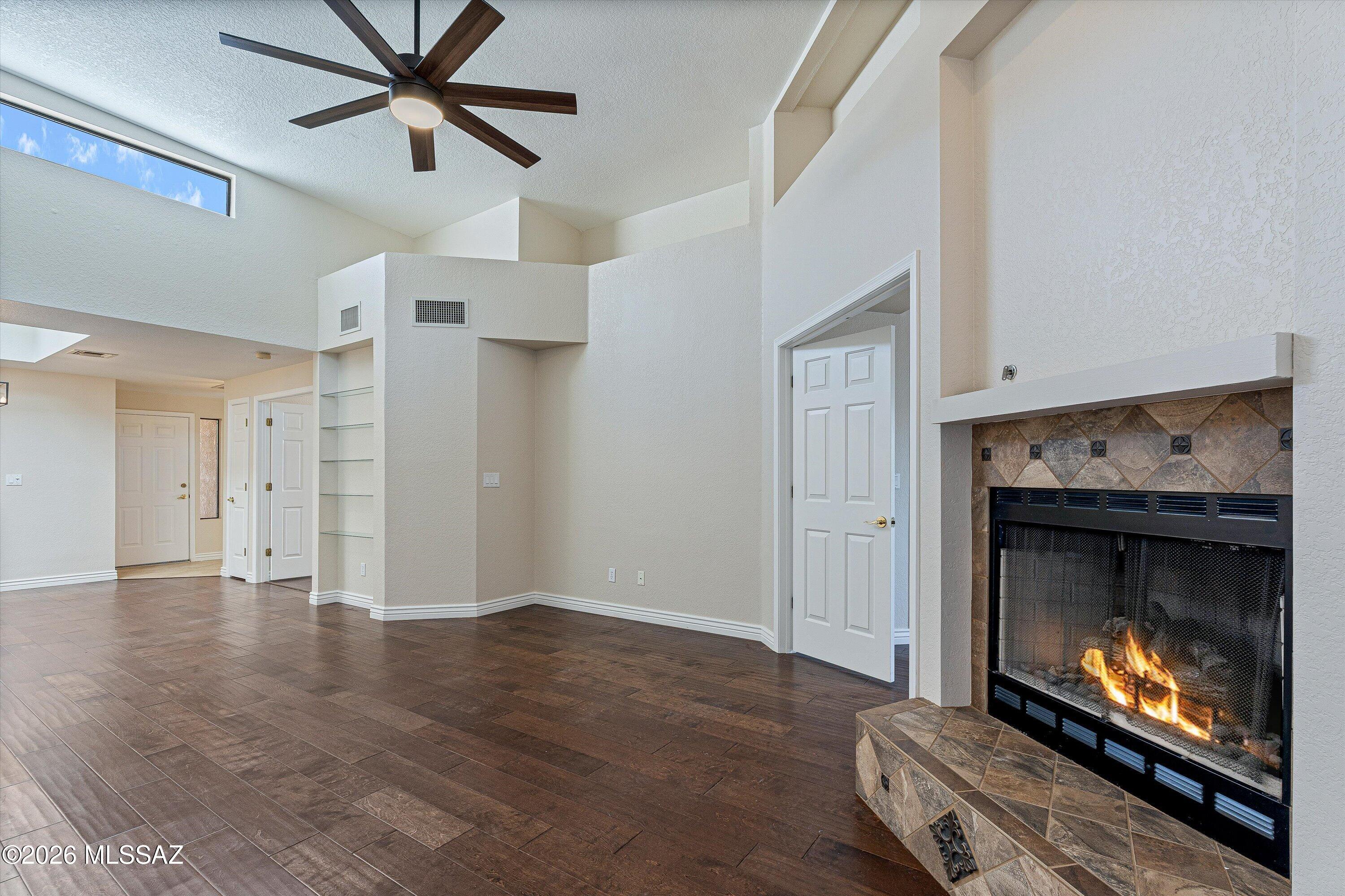 Valle (1-49) - Residential Lease
