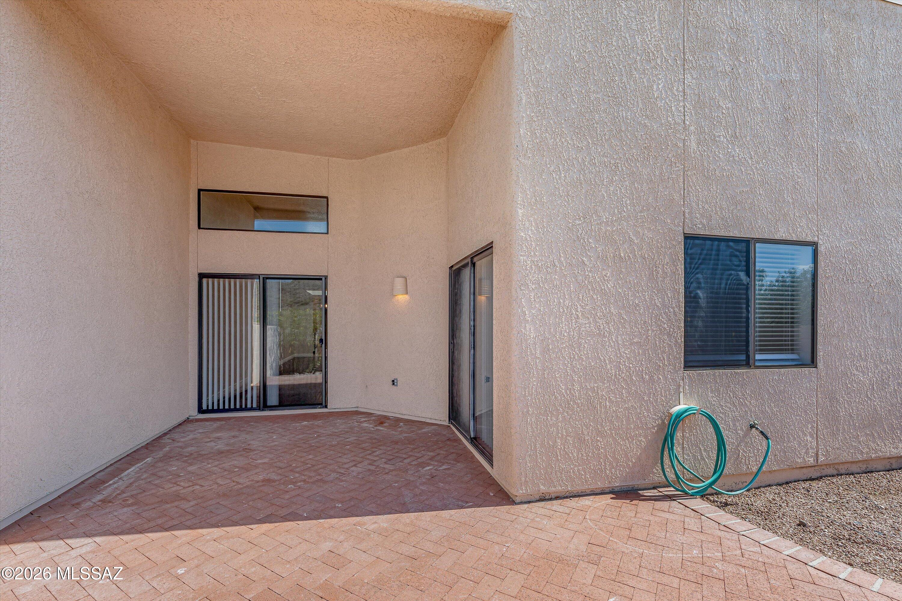 Valle (1-49) - Residential Lease