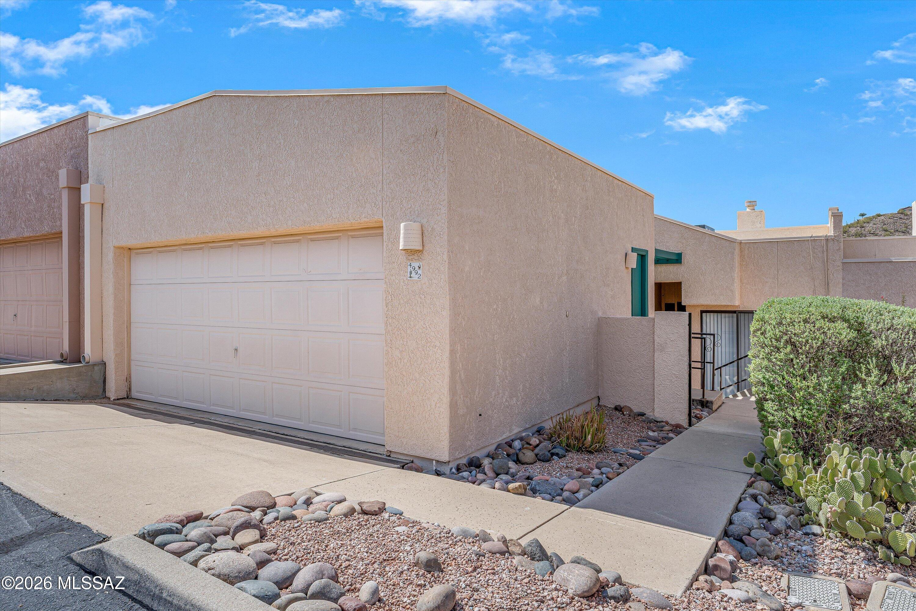 Valle (1-49) - Residential Lease