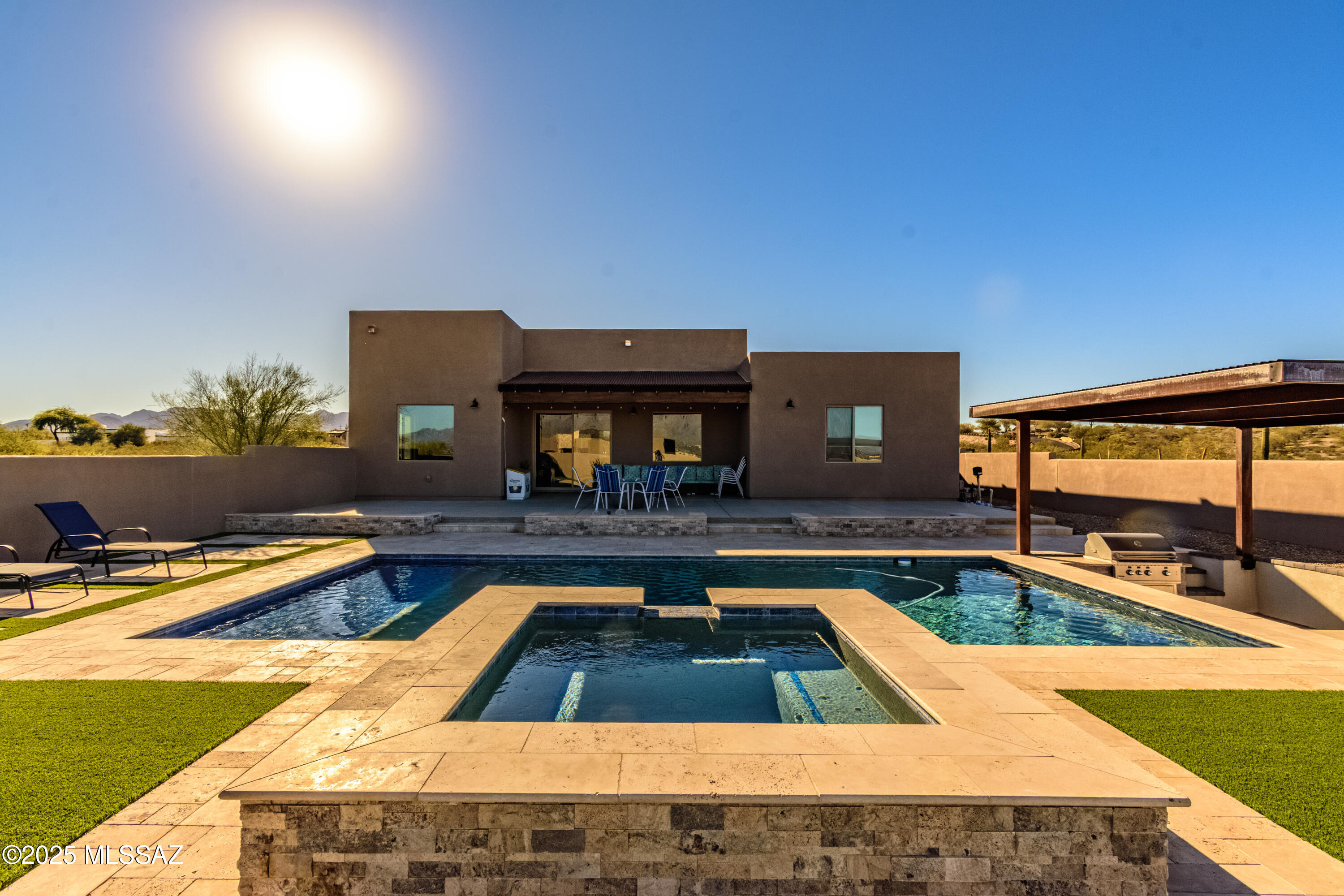 Las Rocas - Residential