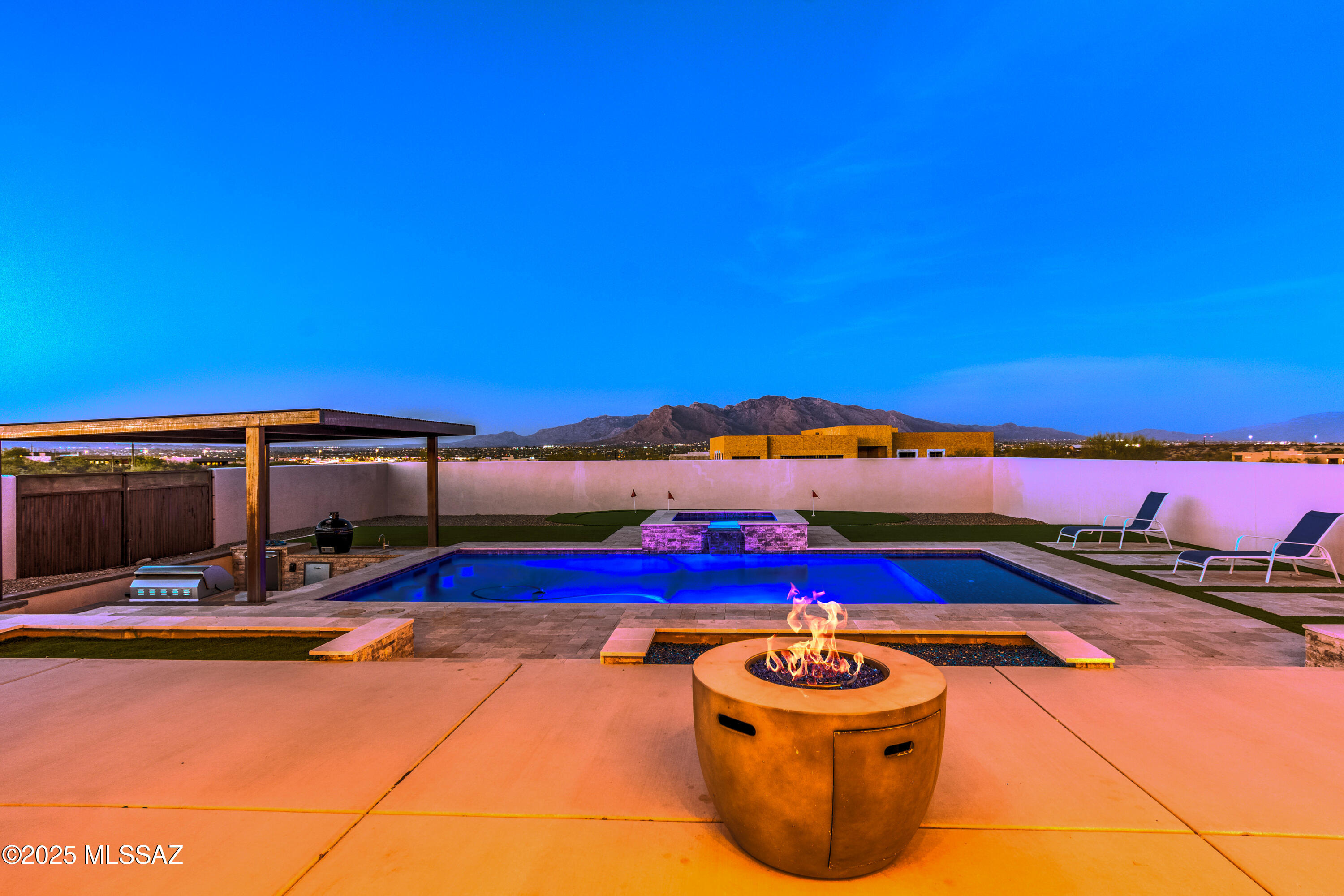 Las Rocas - Residential
