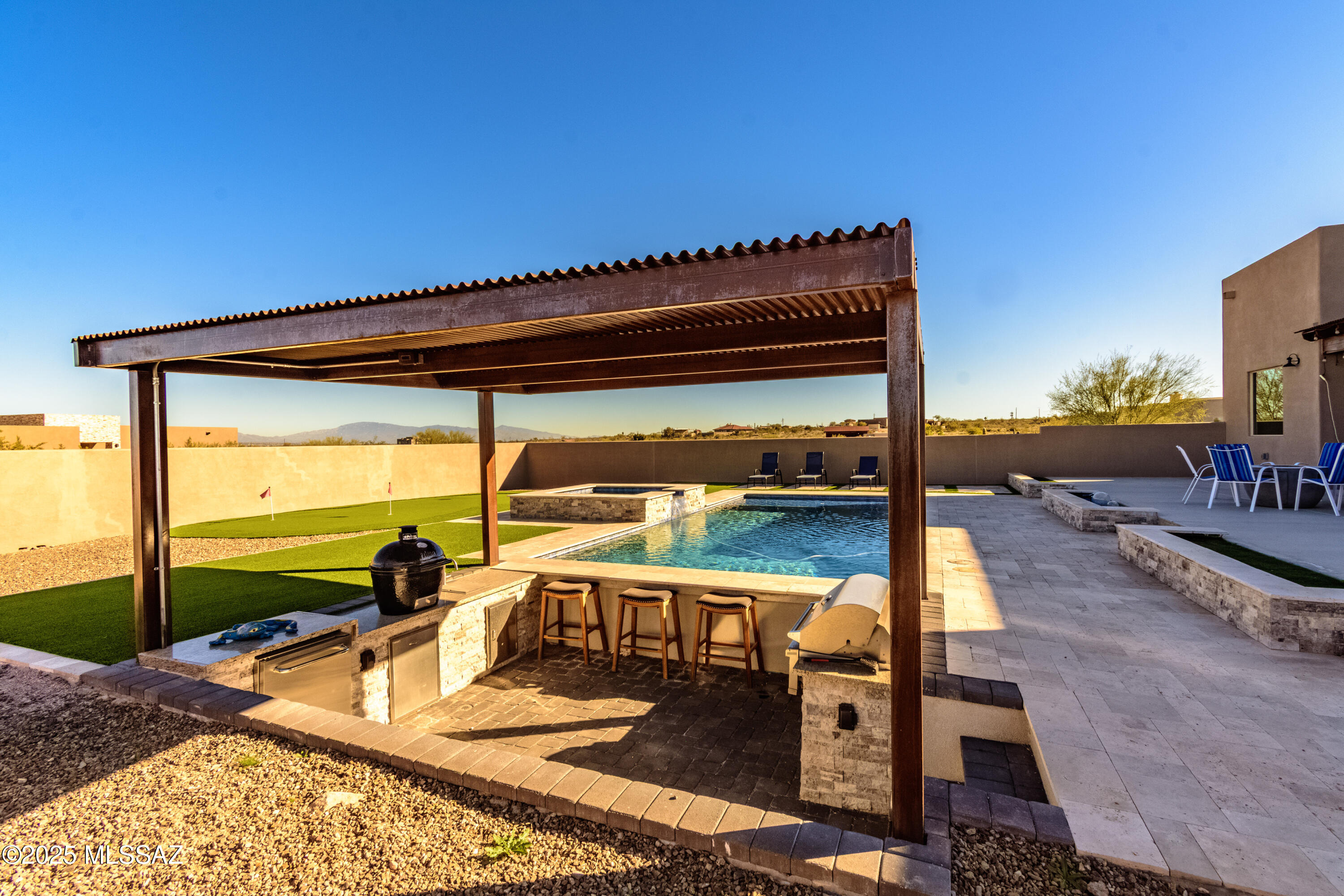 Las Rocas - Residential
