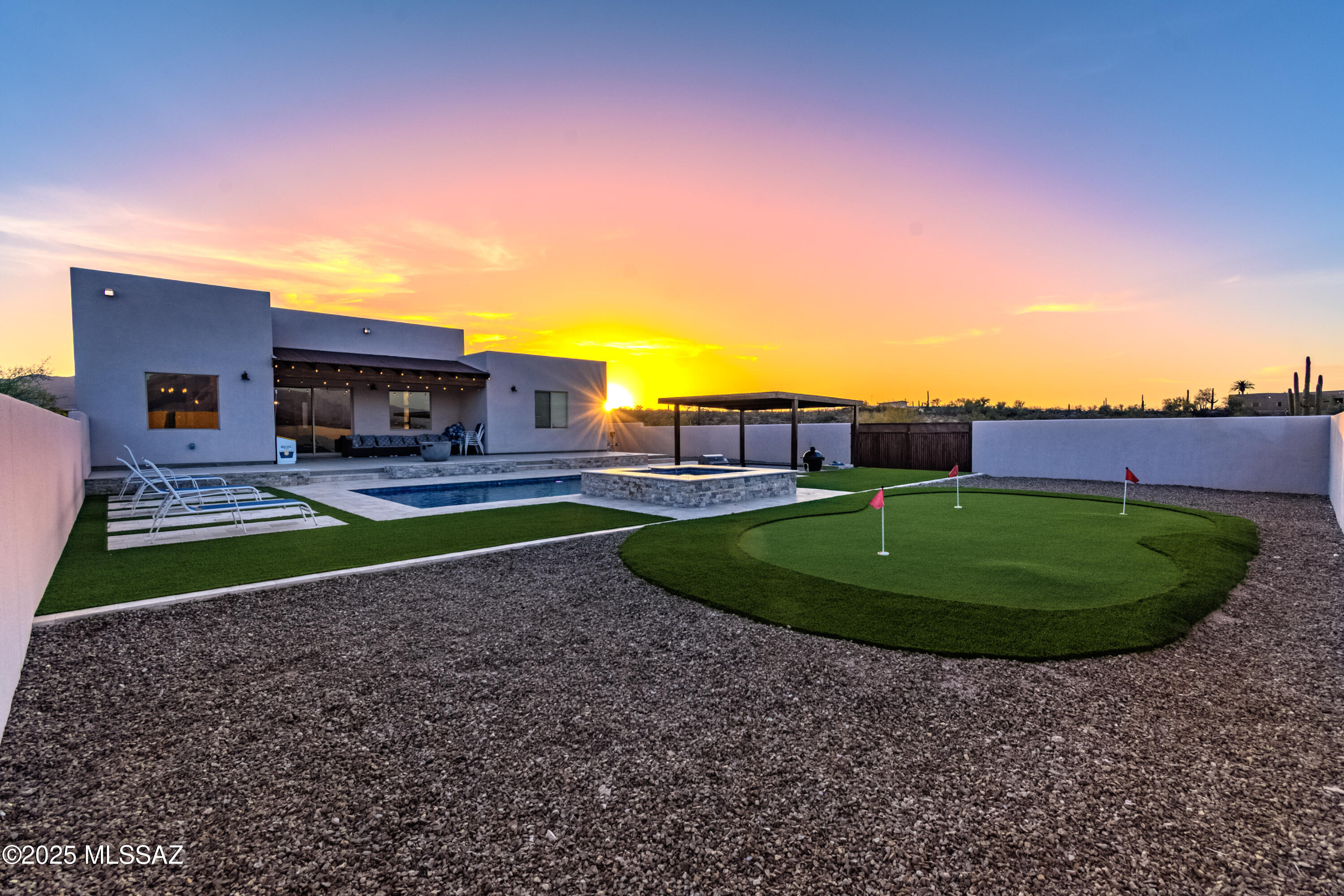 Las Rocas - Residential