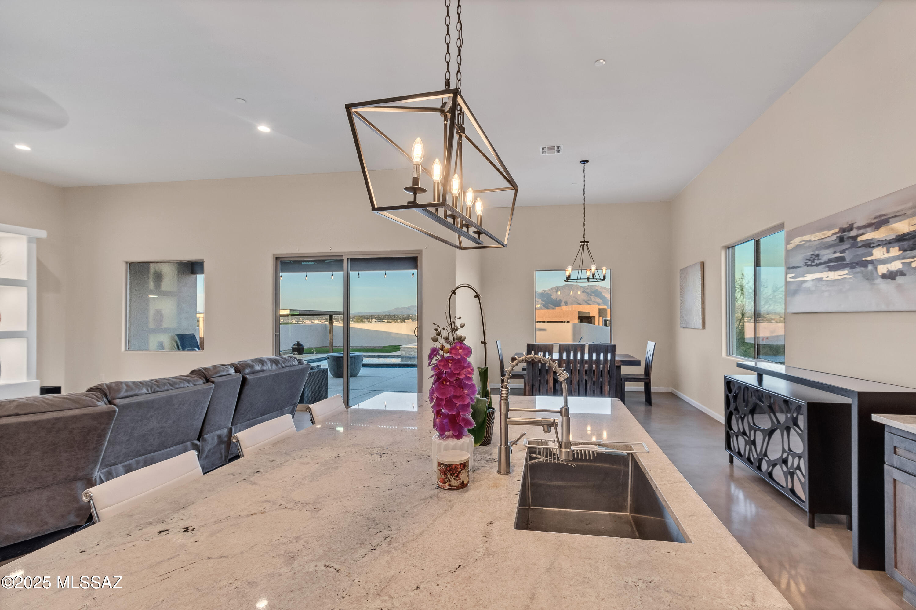 Las Rocas - Residential
