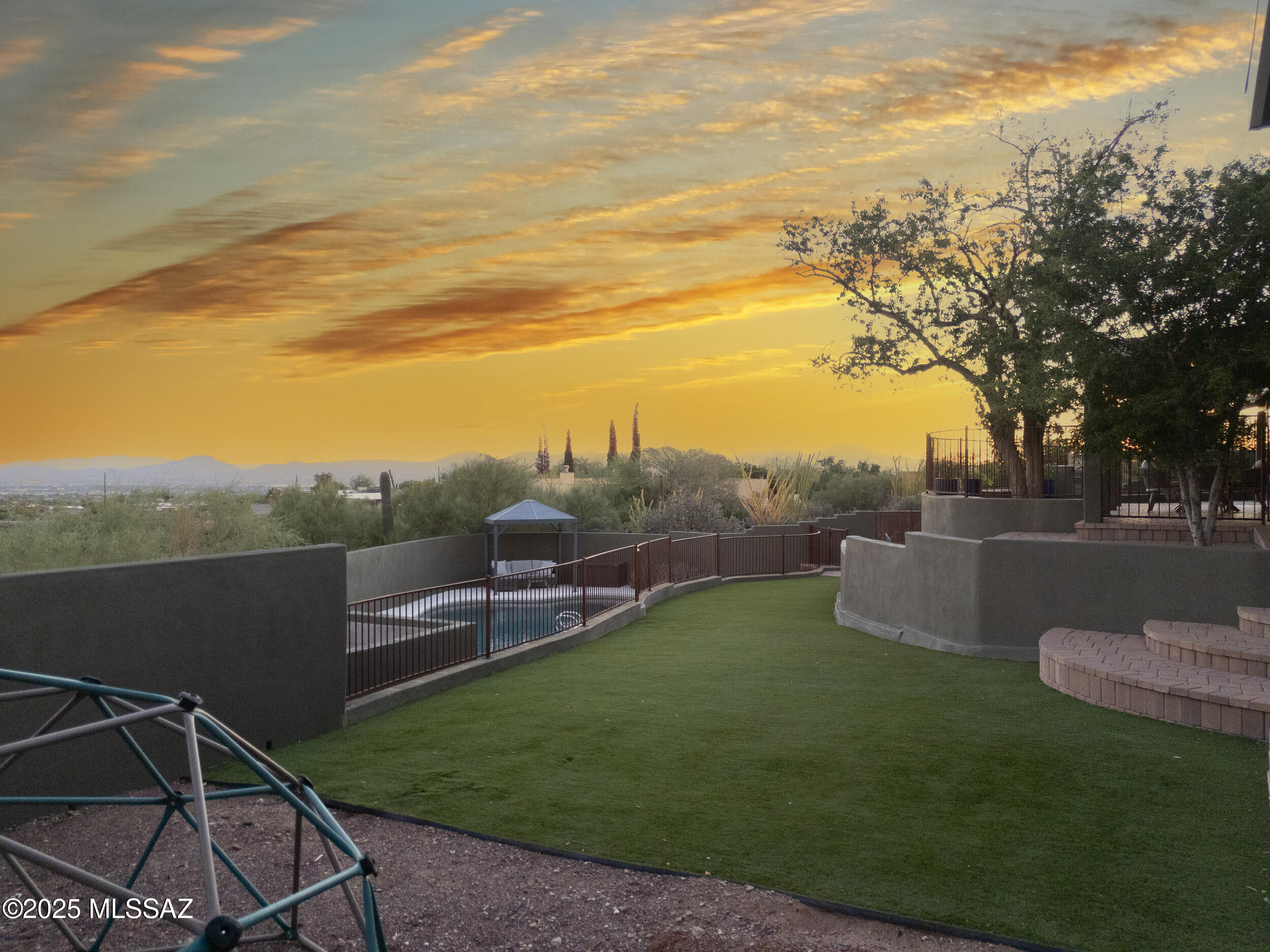 Shadow Roc (1-80) - Residential