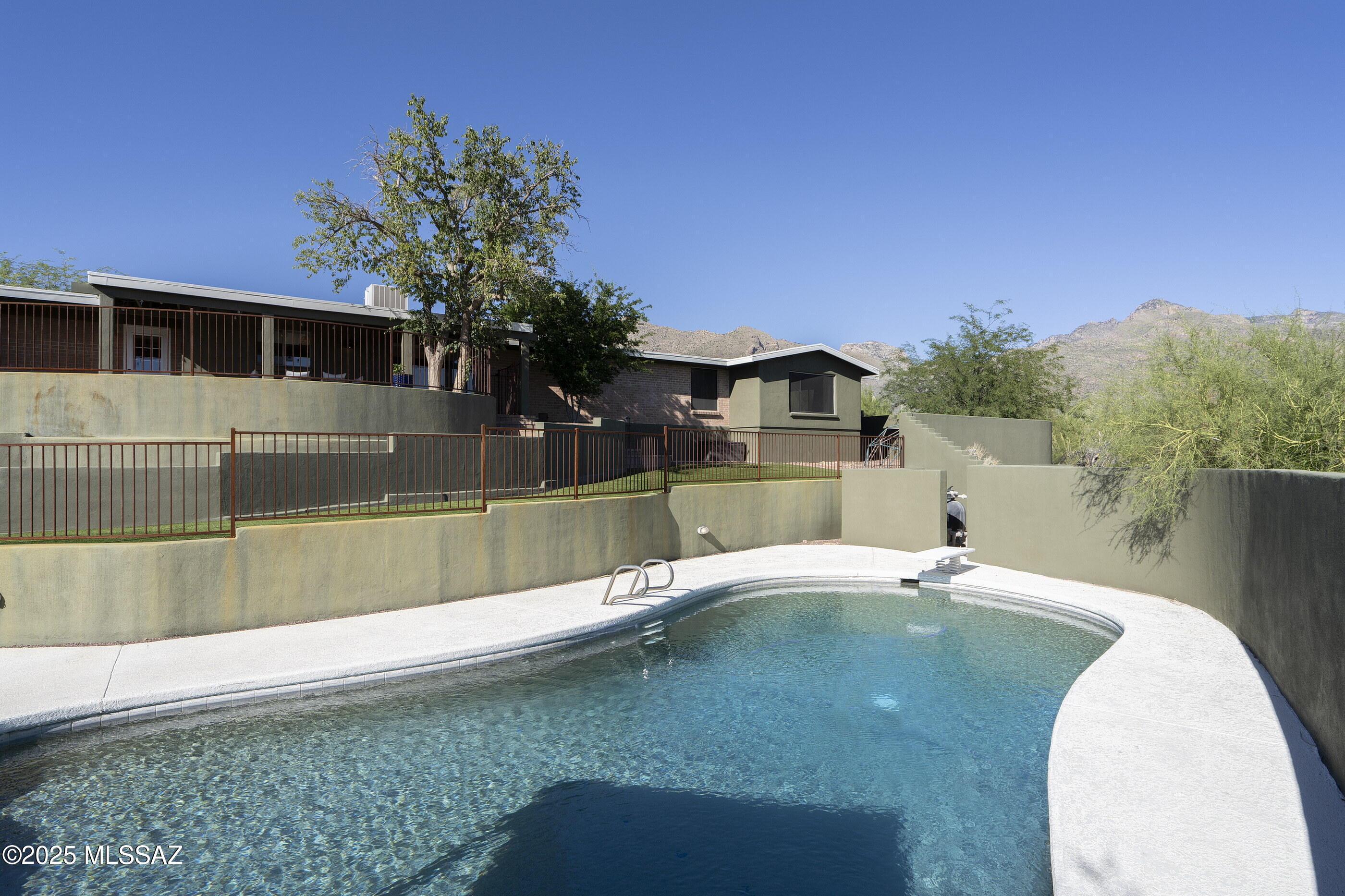 Shadow Roc (1-80) - Residential