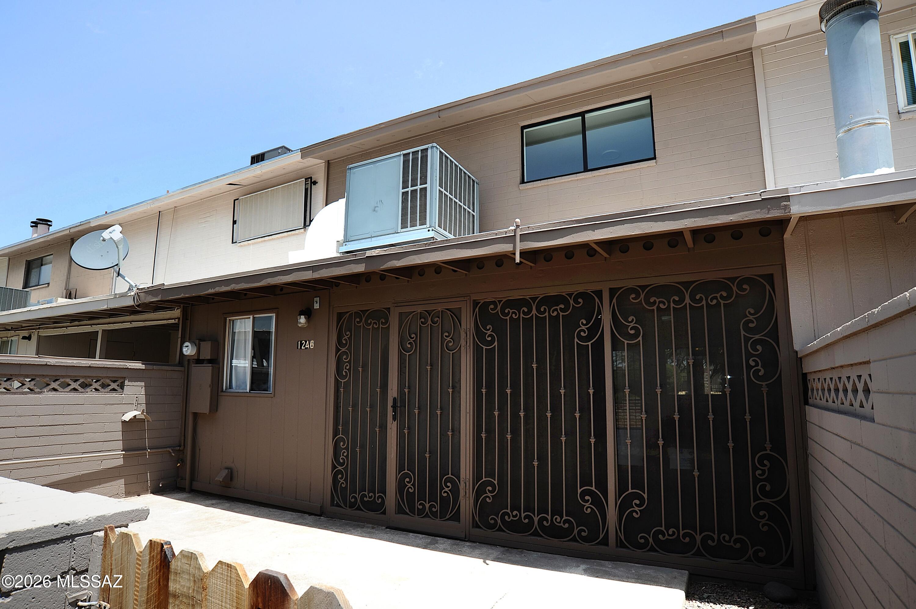 Rolling Hills Towne House - Residential