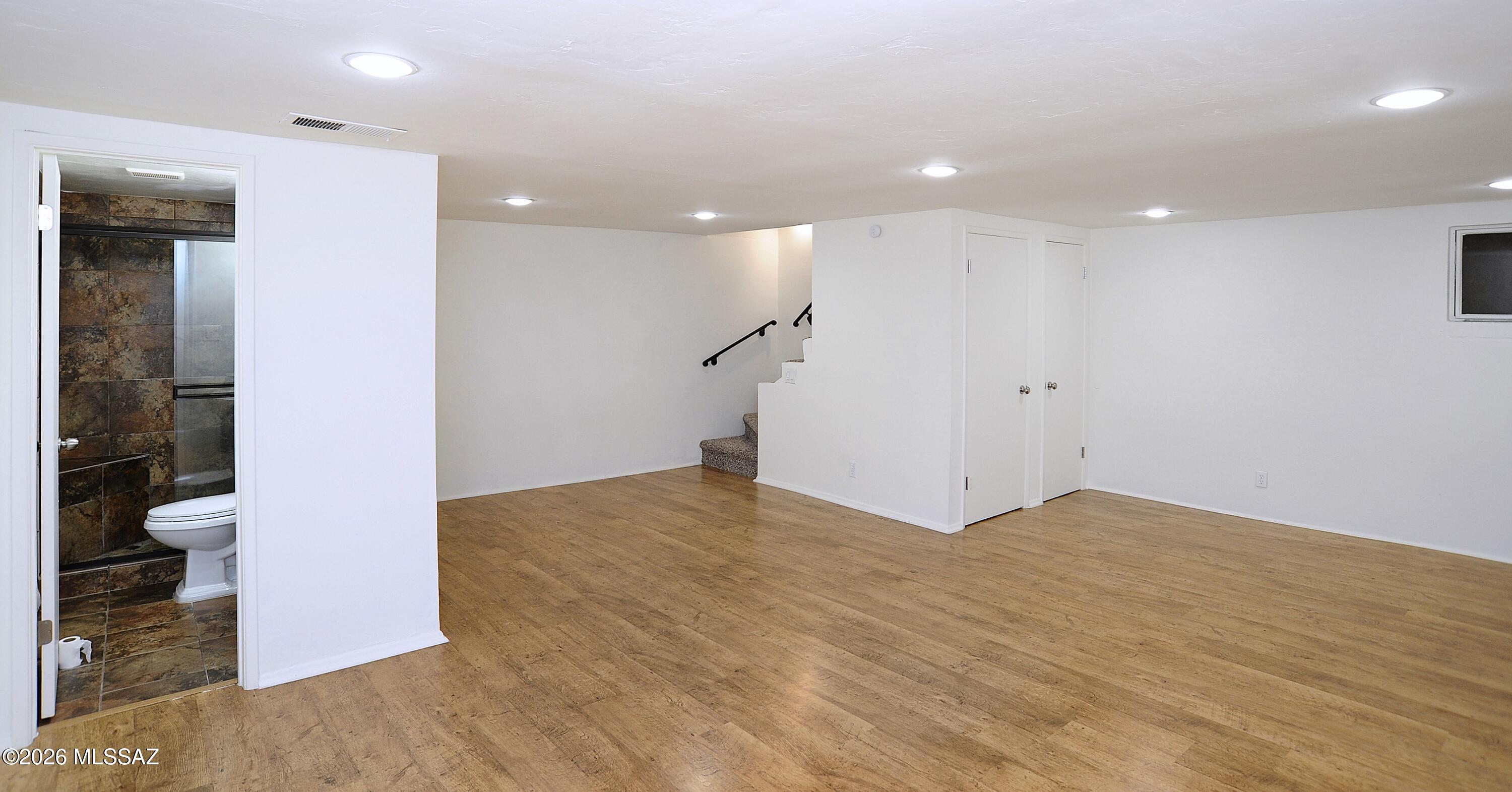 Rolling Hills Towne House - Residential