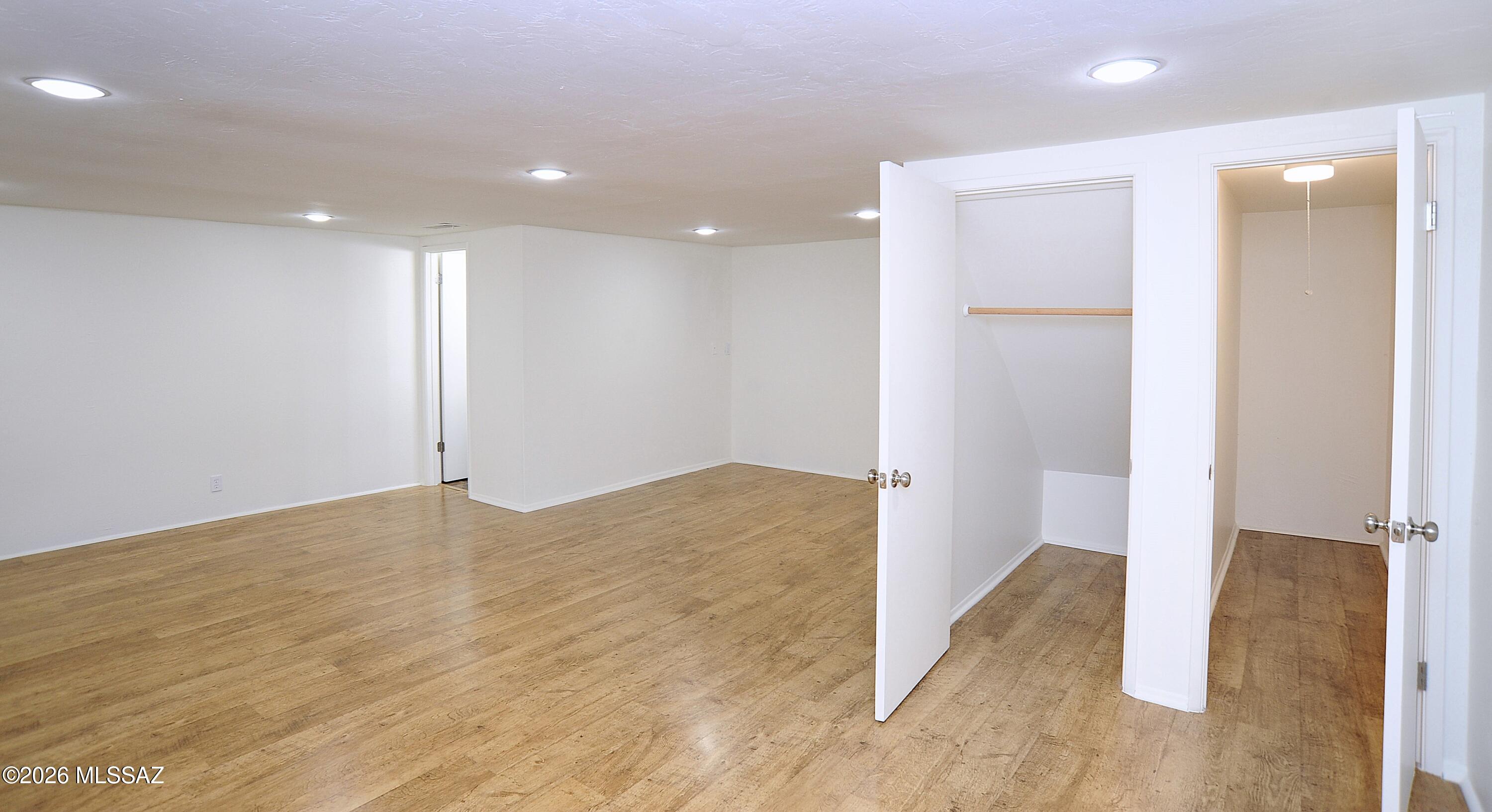 Rolling Hills Towne House - Residential