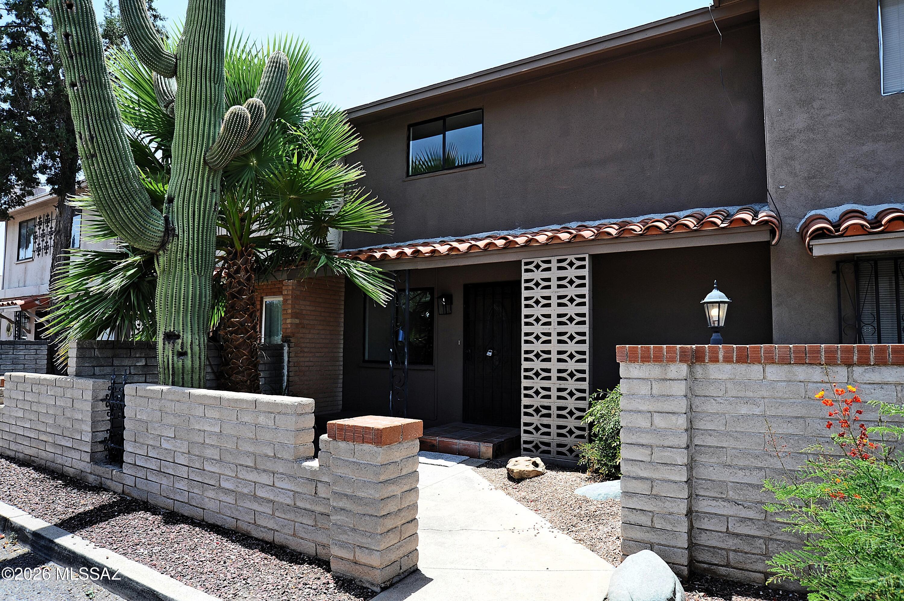 Rolling Hills Towne House - Residential