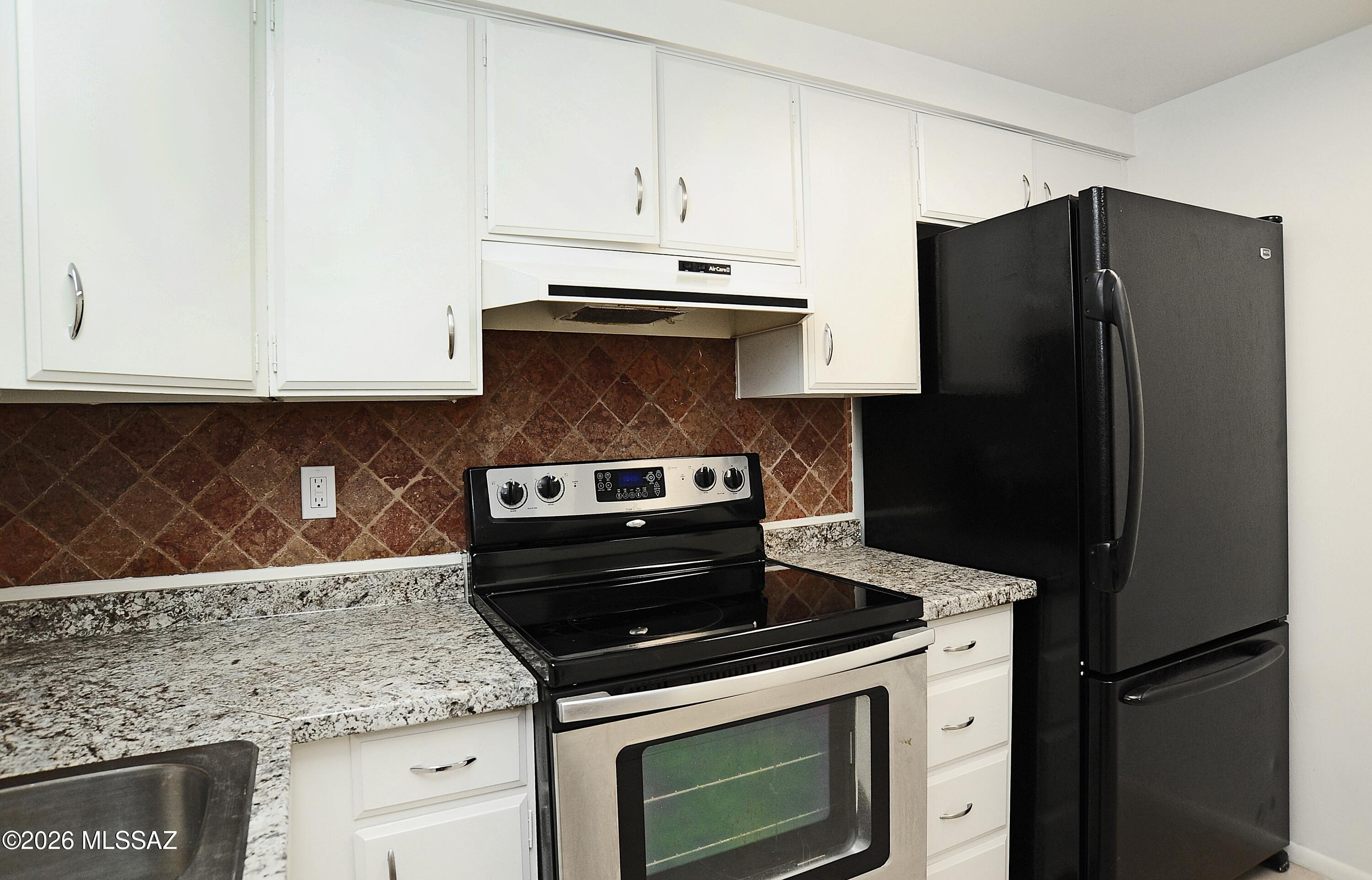 Rolling Hills Towne House - Residential