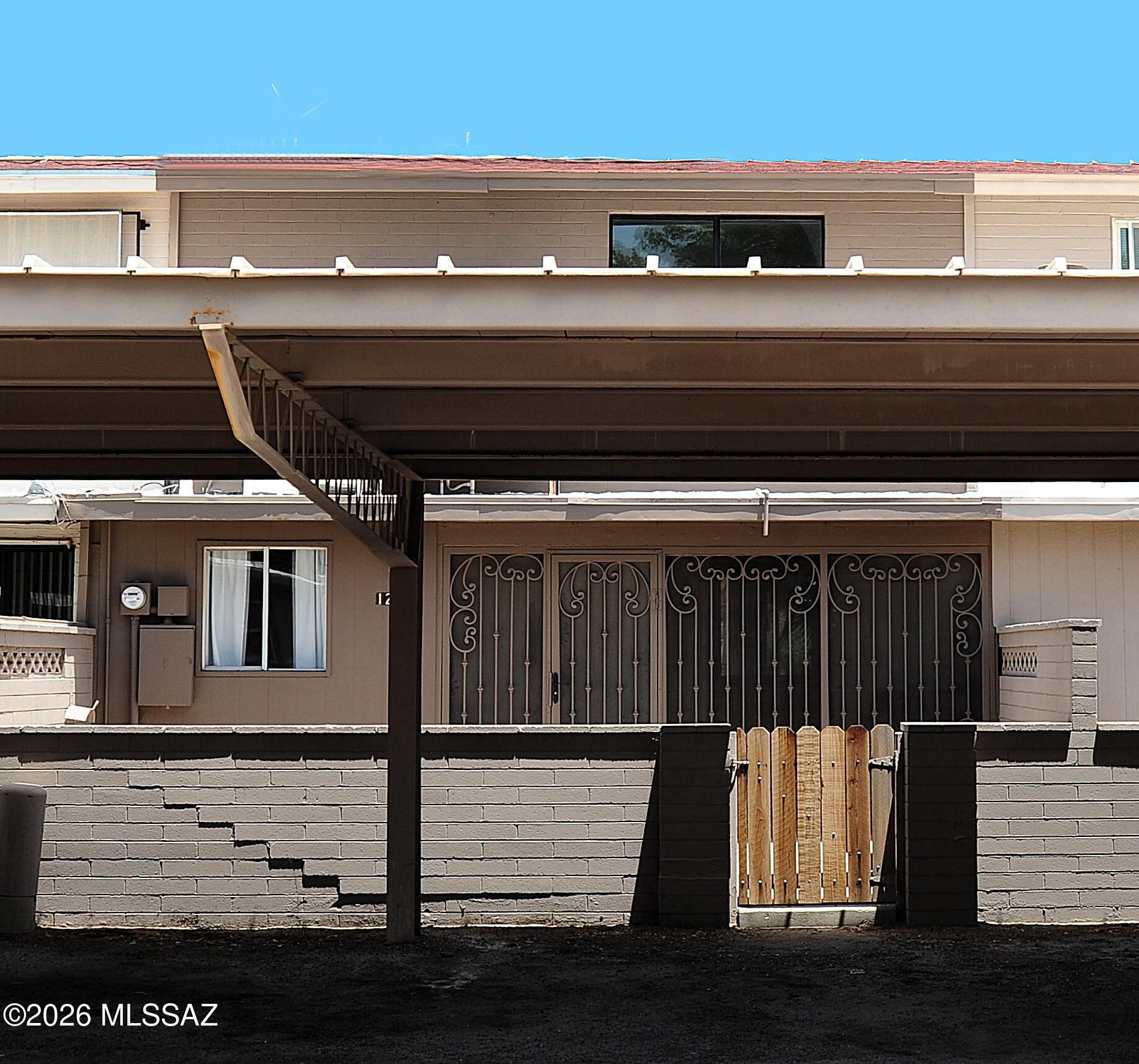Rolling Hills Towne House - Residential