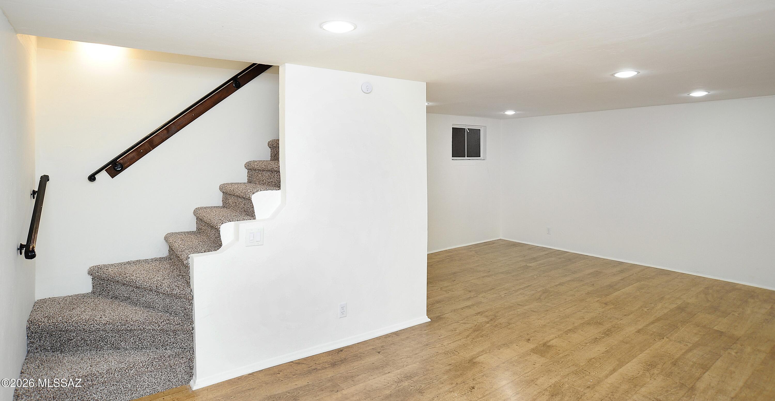 Rolling Hills Towne House - Residential