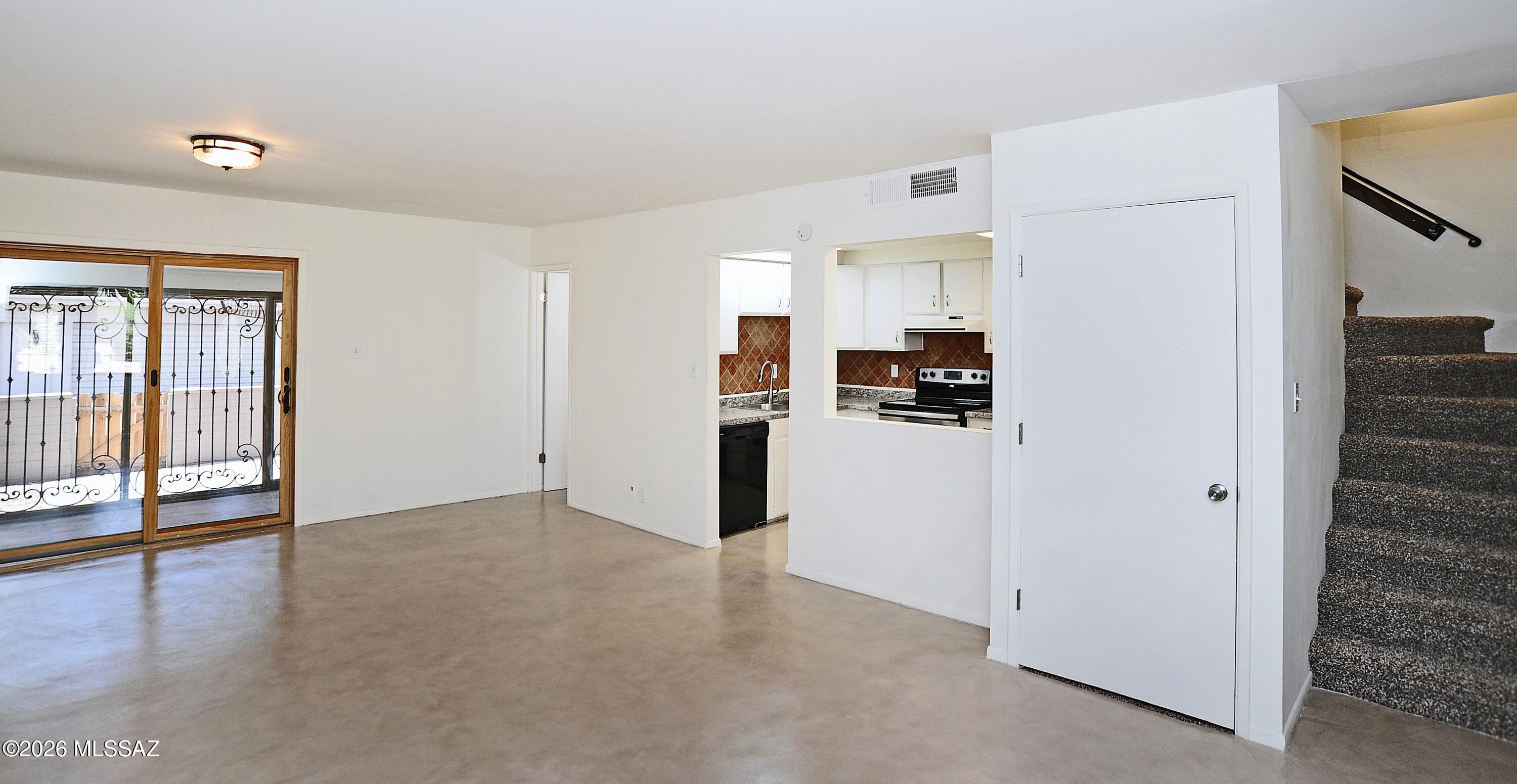 Rolling Hills Towne House - Residential