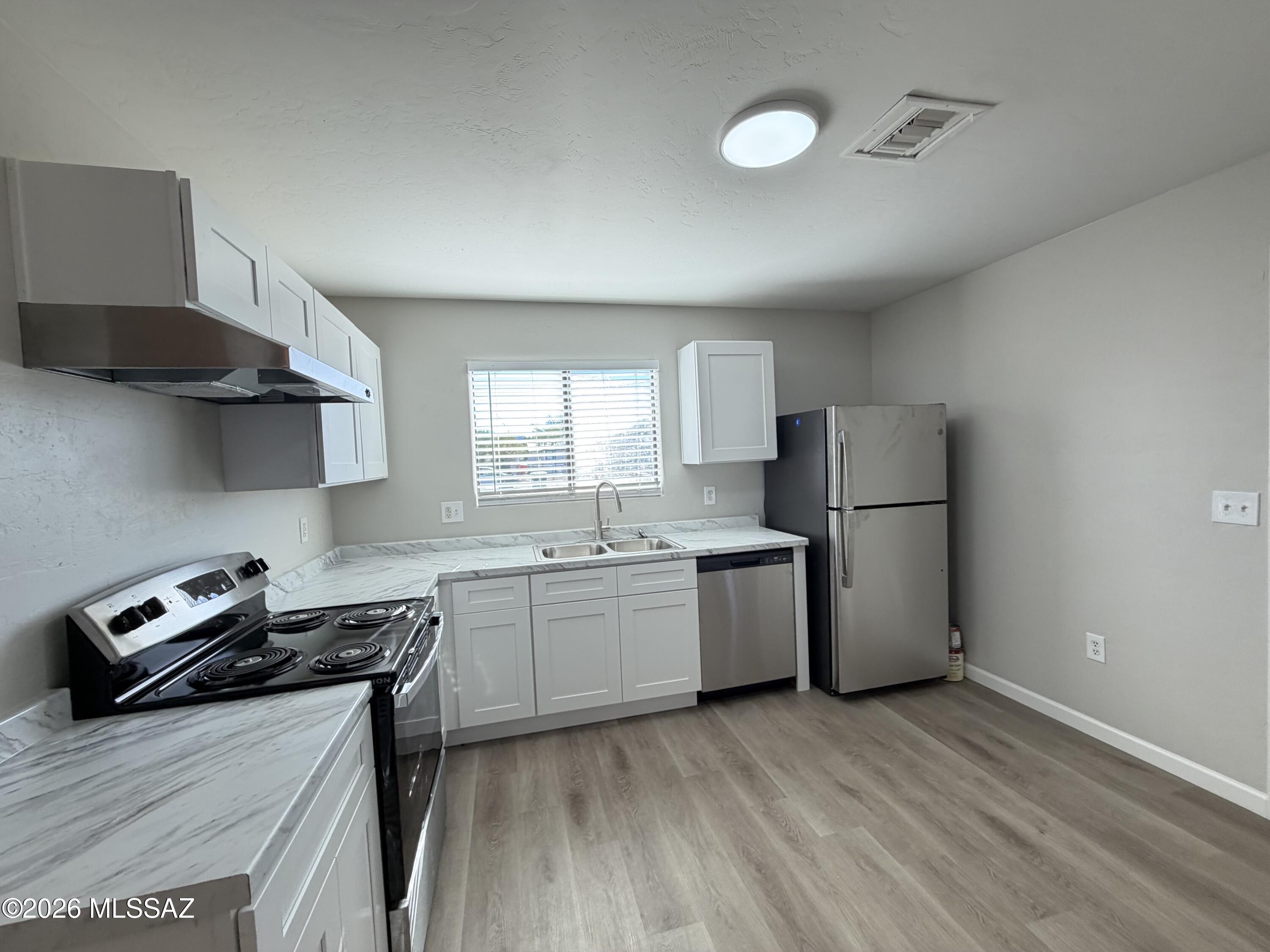 AVAILABLE NOW!
** All Atlas Real Estate residents are enrolled in the Resident Benefits Package (RBP) at a monthly rate of $34.99/month with a one-time utility set-up fee of $30. RBP includes HVAC air filter delivery (for applicable properties), utility concierge service making utility connection a breeze during your move-in, our best-in-class resident rewards program, and much more! More details upon application. ** Renters Insurance Required**
Pet Policy: (Pet screening application required) Pets accepted! $300 one time pet fee (per pet) is due at the time of move in. As low as $35 monthly pet rent (per pet).