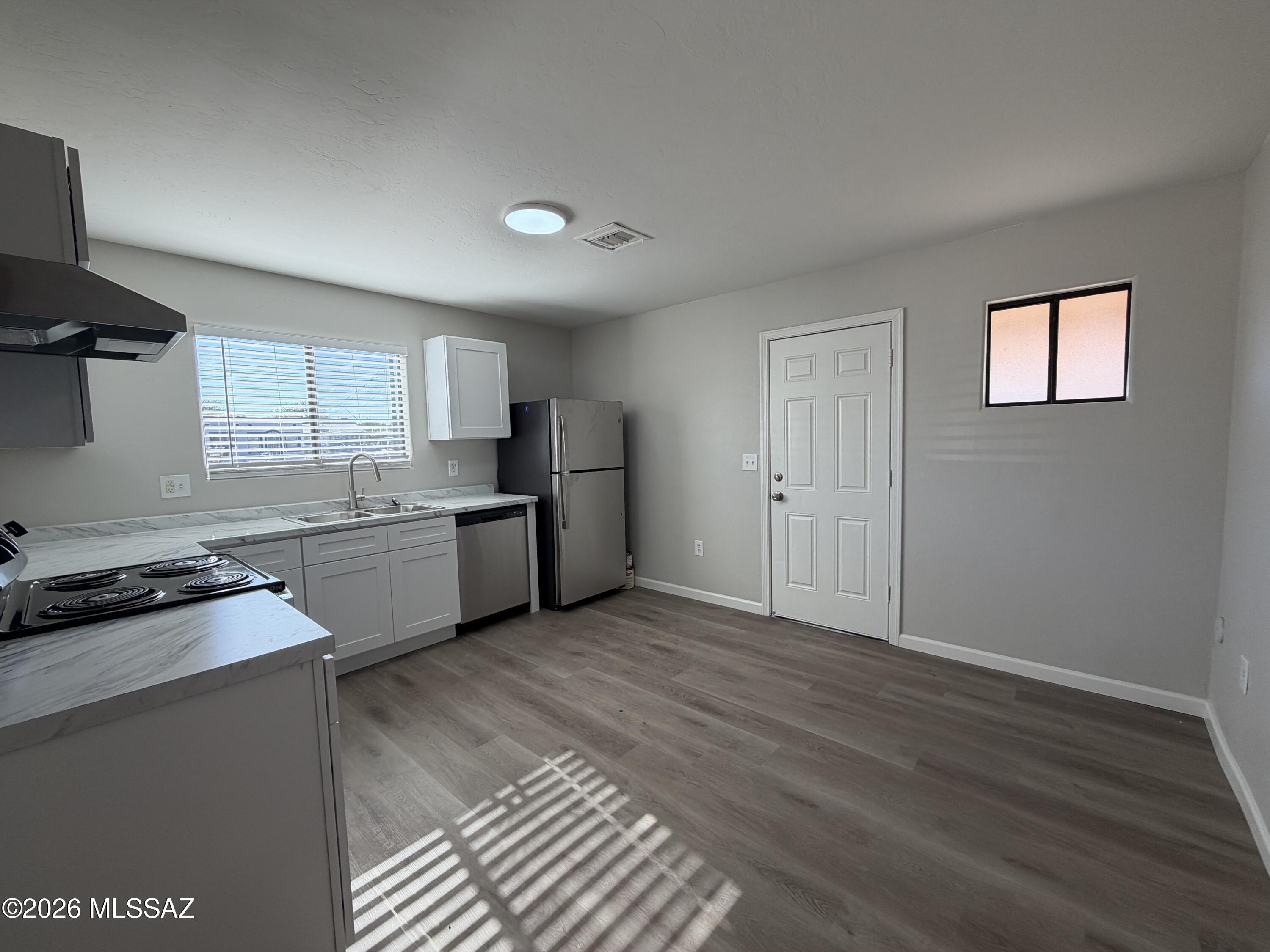 El Rio Park - Residential Lease
