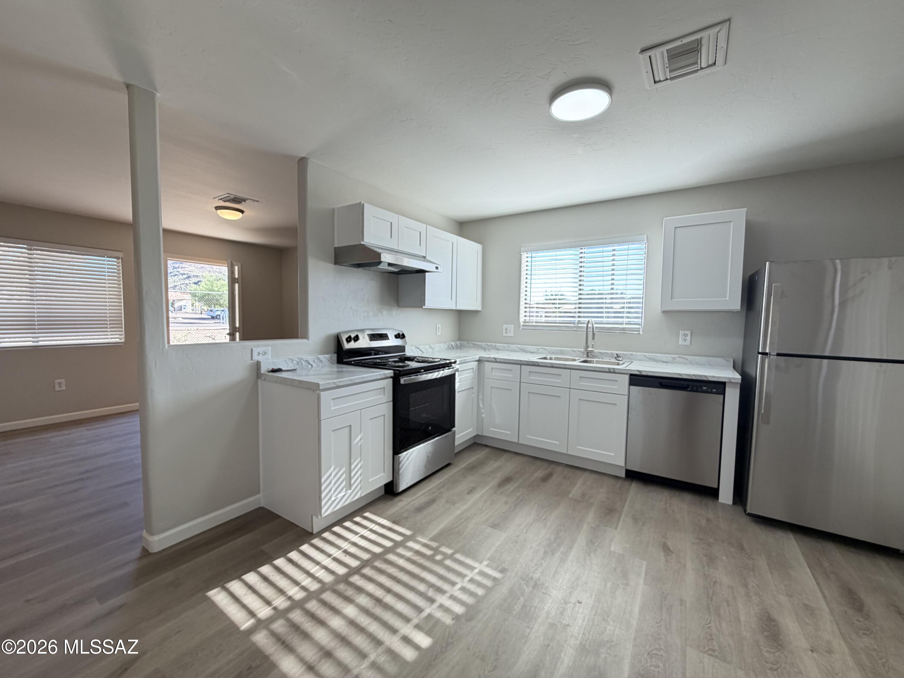 El Rio Park - Residential Lease