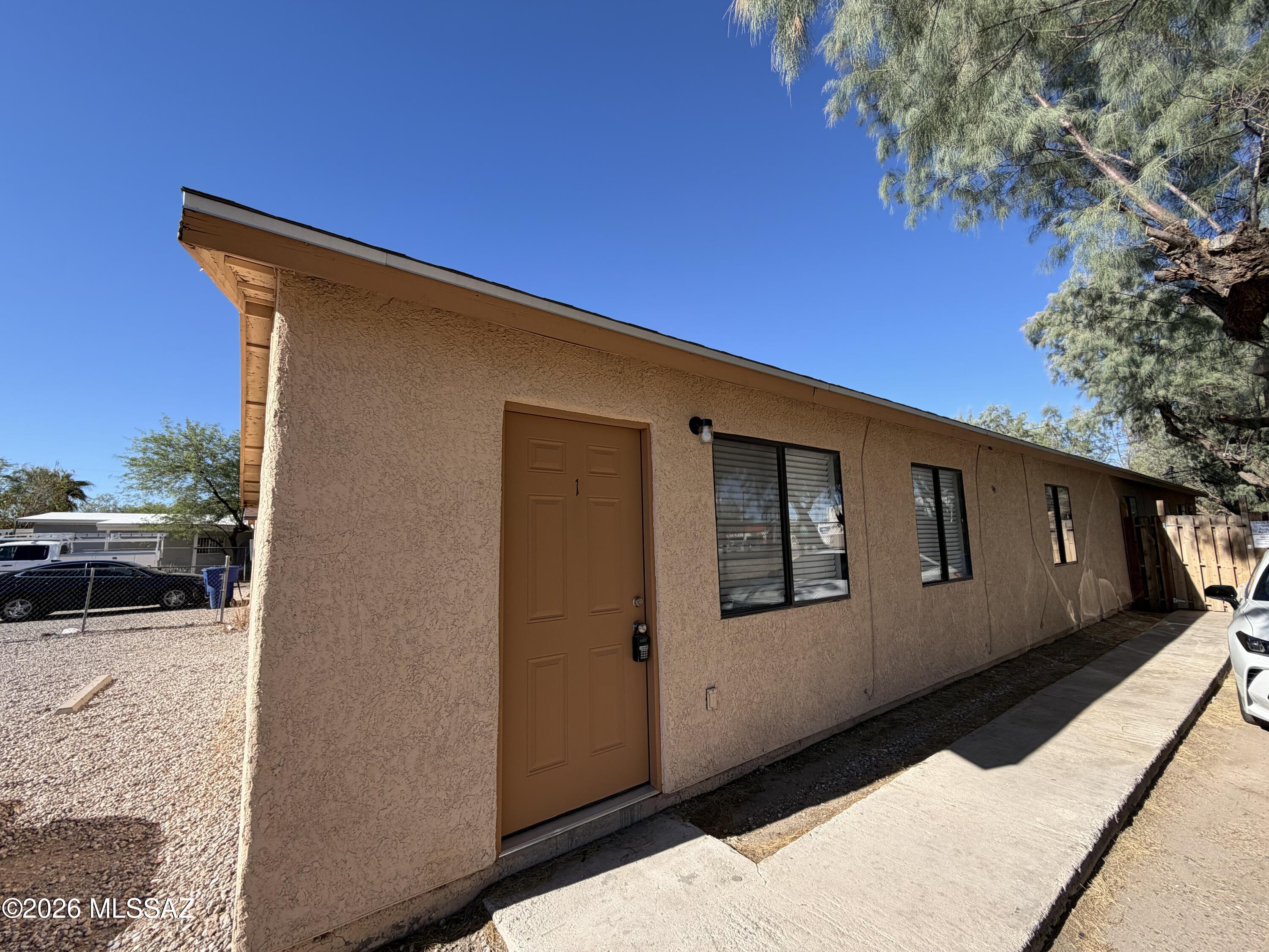 El Rio Park - Residential Lease