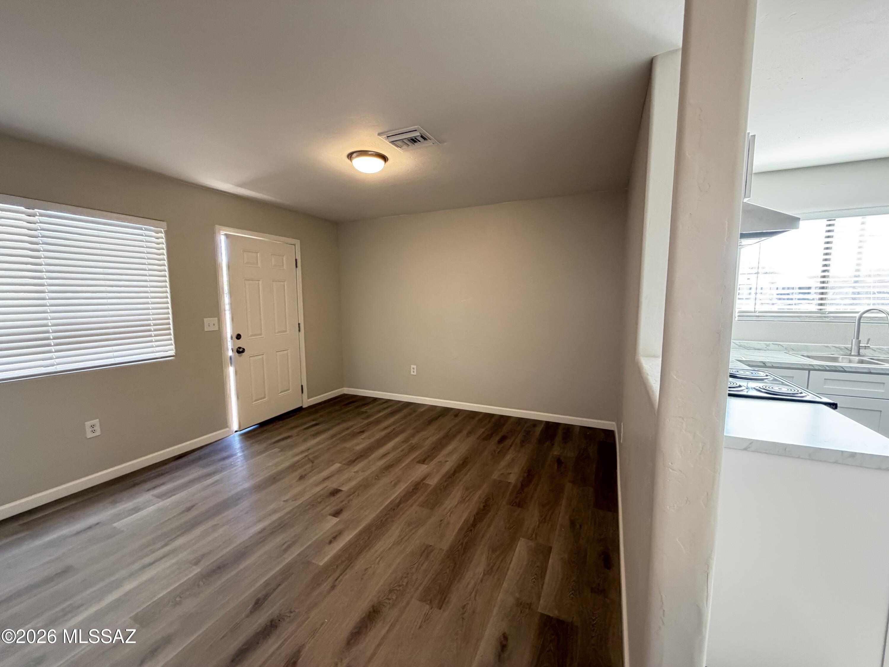 El Rio Park - Residential Lease