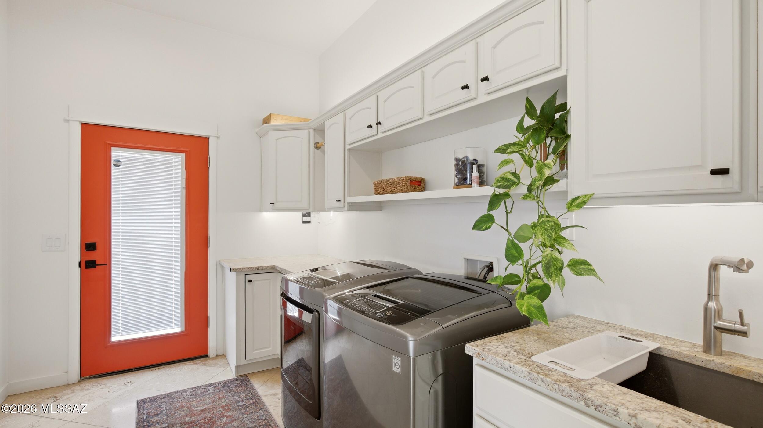 Tres Lomas (1-147) - Residential