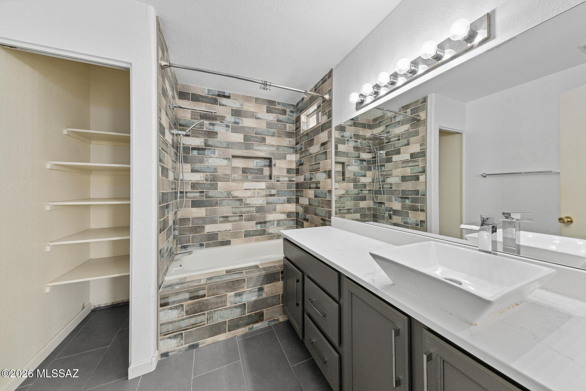 Fairway Groves (215-287) - Residential