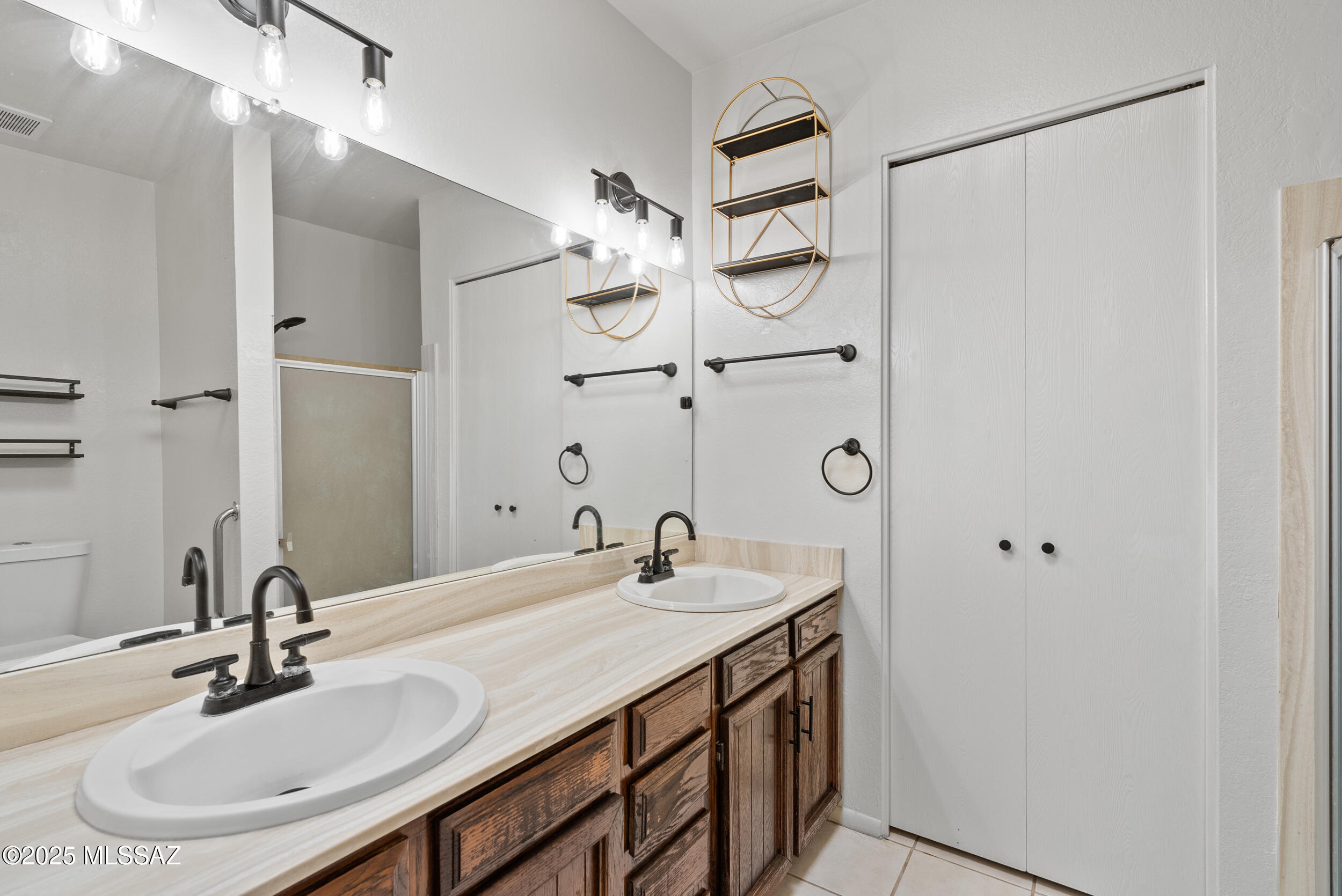 Pantano Townhomes (1-118) - Residential