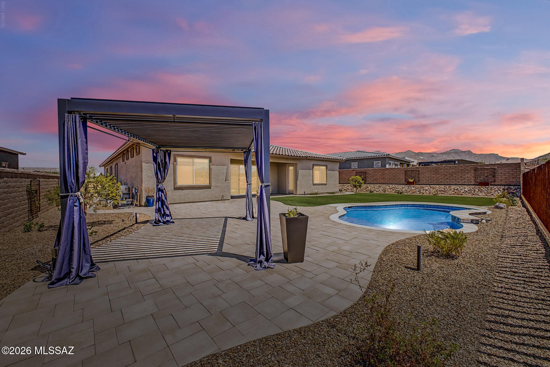Los Saguaros At Dove Mountain SQ20121640199 - Residential