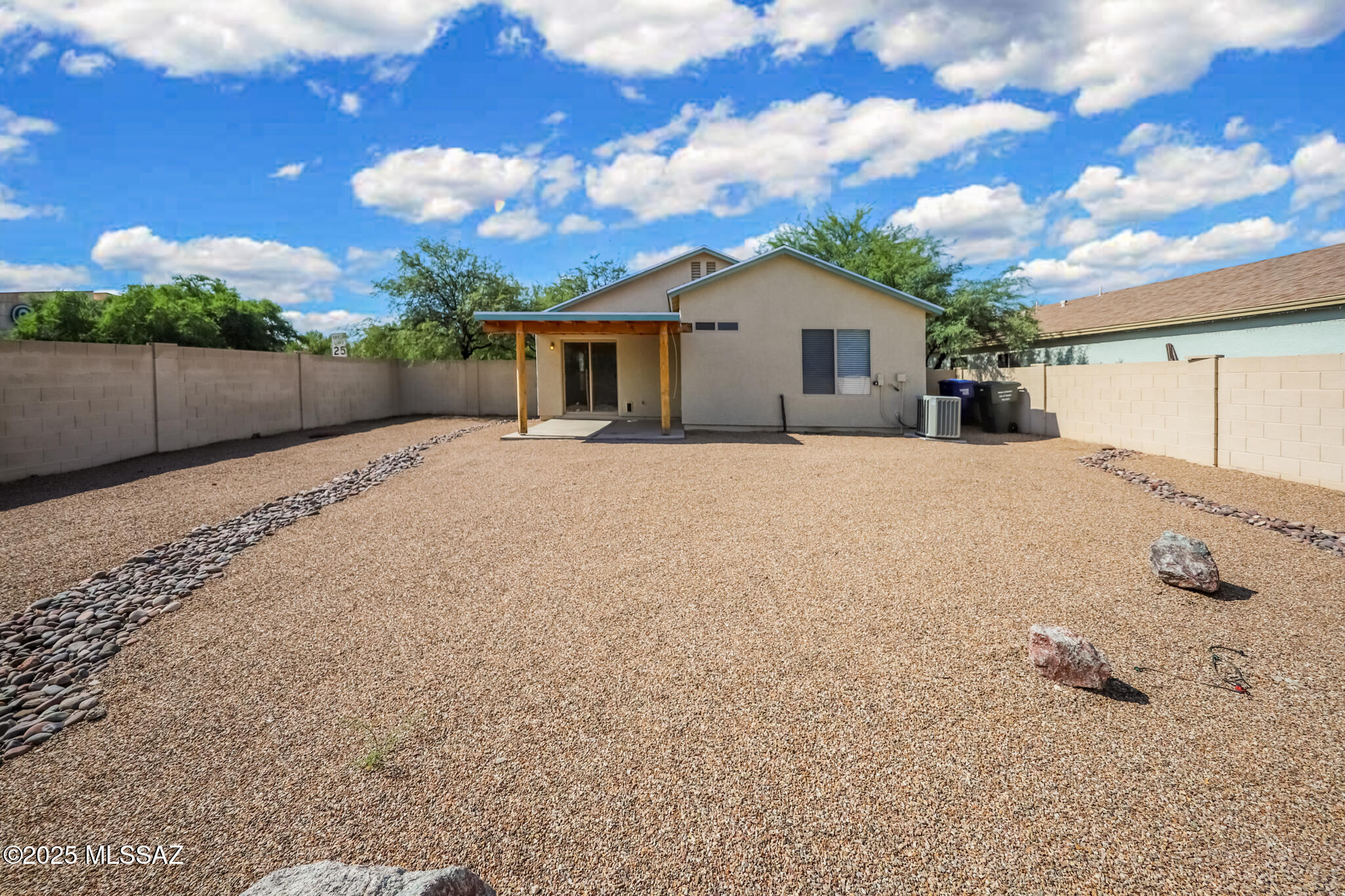 Hacienda Del Oro (1-78) - Residential Lease